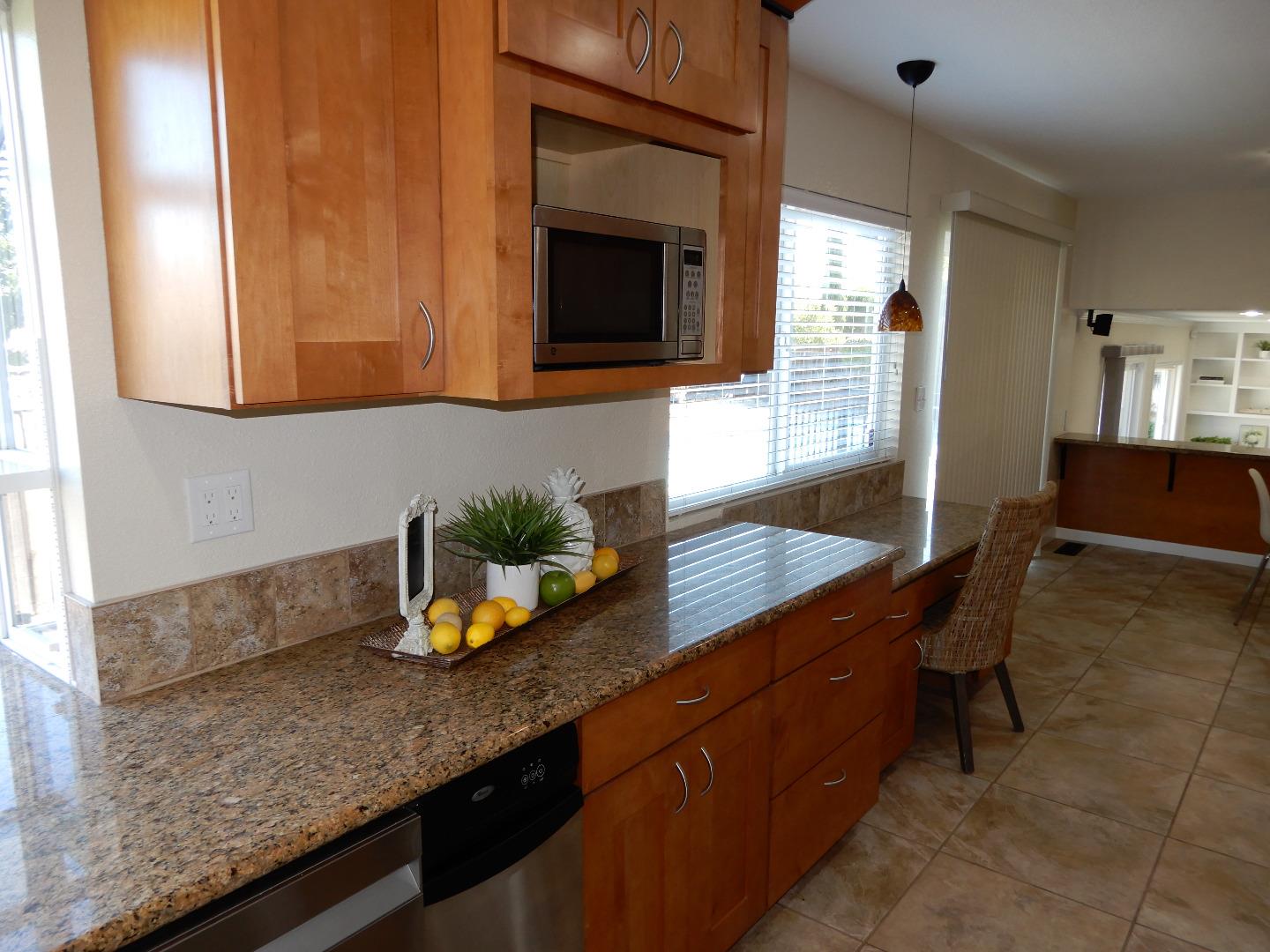 Detail Gallery Image 9 of 54 For 4604 Royal Forest Ct, San Jose,  CA 95136 - 5 Beds | 3/1 Baths