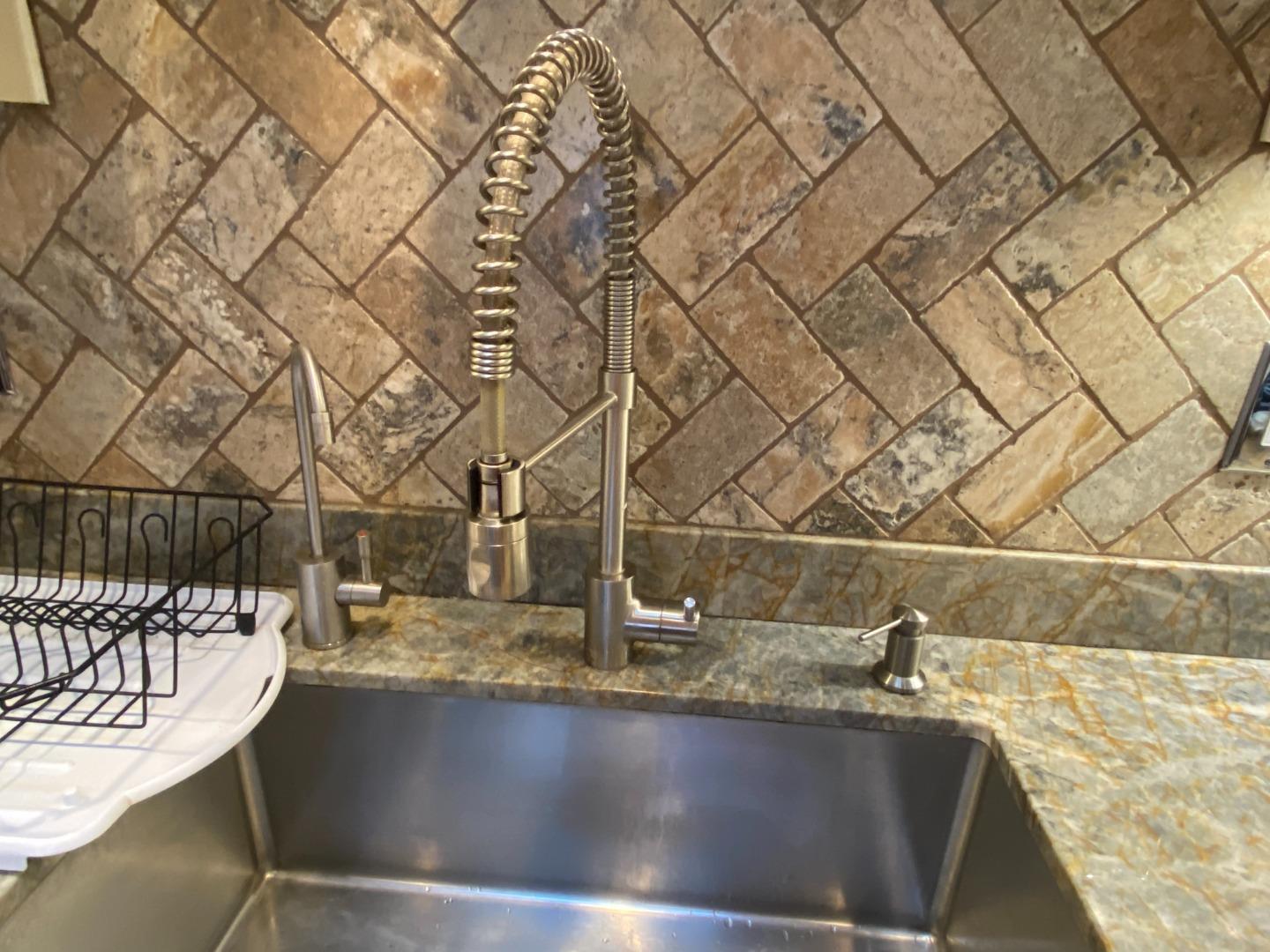 Detail Gallery Image 6 of 16 For 696 Upton St, Redwood City,  CA 94061 - 2 Beds | 2 Baths