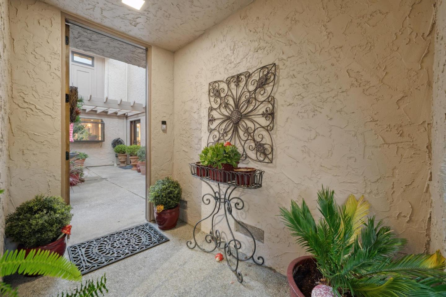 Detail Gallery Image 4 of 82 For 133 Puesta Del Sol, Los Gatos,  CA 95032 - 3 Beds | 3/1 Baths