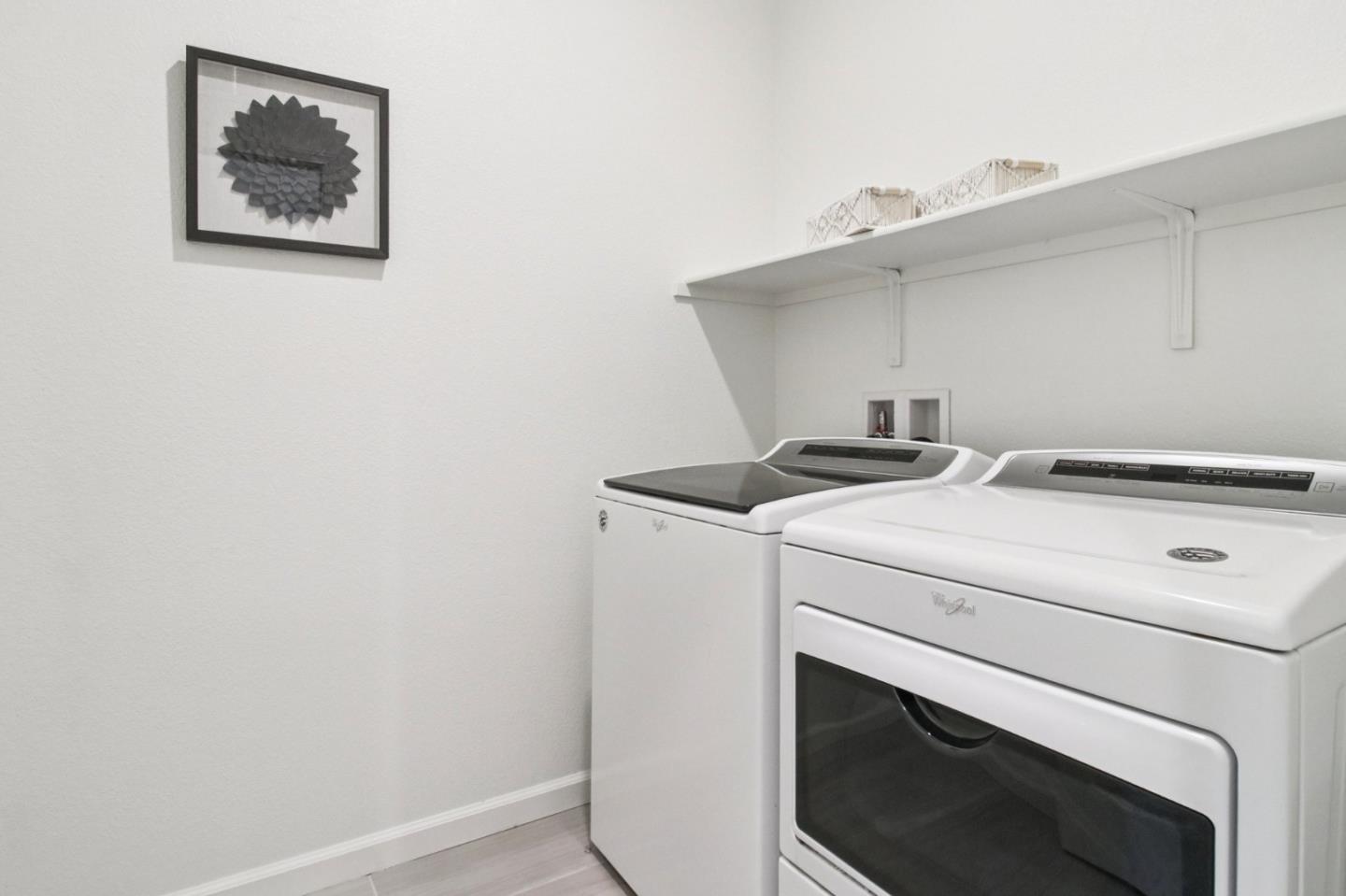 Detail Gallery Image 10 of 16 For 25212 Parklane Dr, Hayward,  CA 94544 - 4 Beds | 3/1 Baths