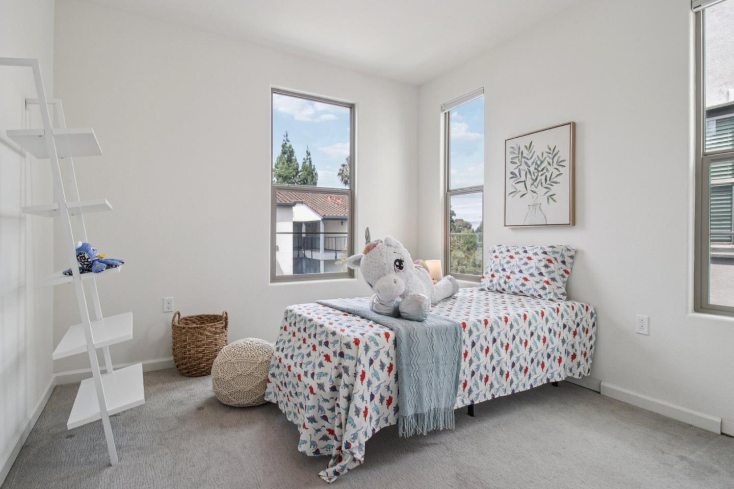 Detail Gallery Image 12 of 16 For 25212 Parklane Dr, Hayward,  CA 94544 - 4 Beds | 3/1 Baths