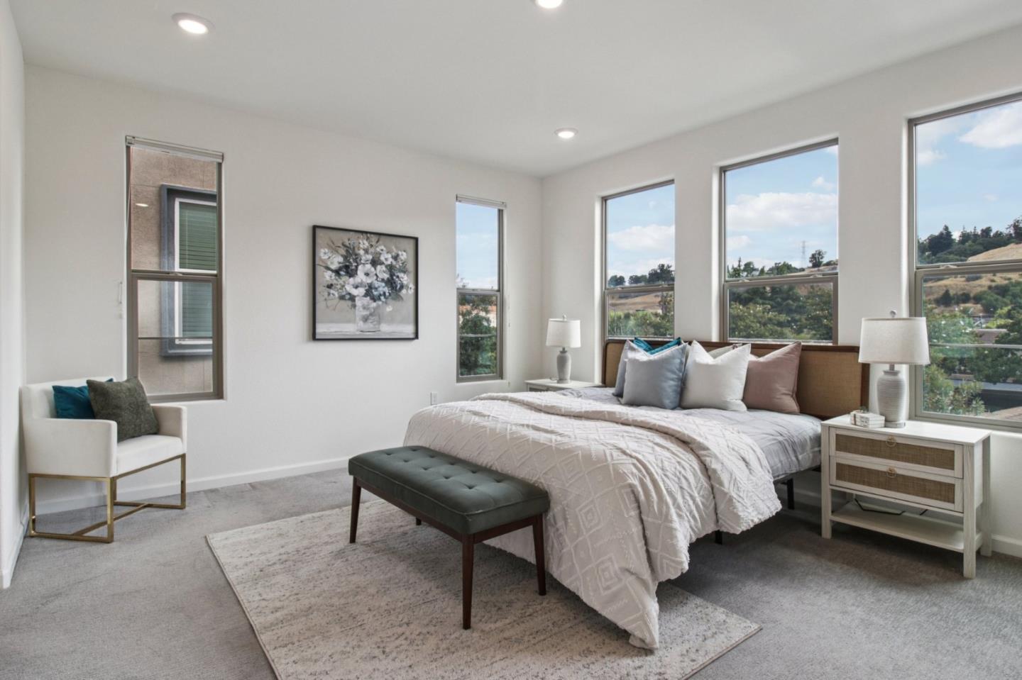 Detail Gallery Image 14 of 16 For 25212 Parklane Dr, Hayward,  CA 94544 - 4 Beds | 3/1 Baths