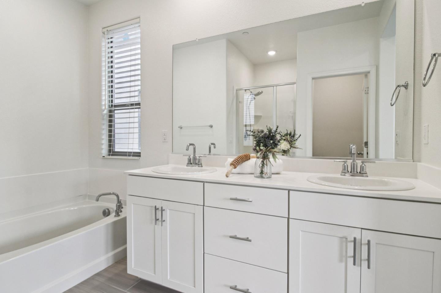 Detail Gallery Image 15 of 16 For 25212 Parklane Dr, Hayward,  CA 94544 - 4 Beds | 3/1 Baths