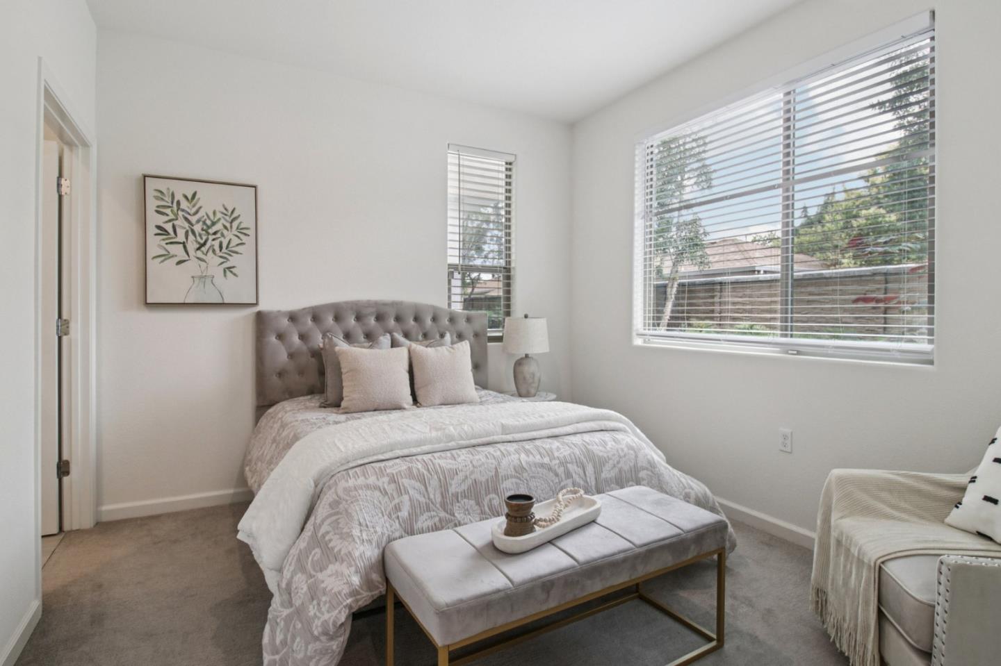 Detail Gallery Image 8 of 16 For 25212 Parklane Dr, Hayward,  CA 94544 - 4 Beds | 3/1 Baths