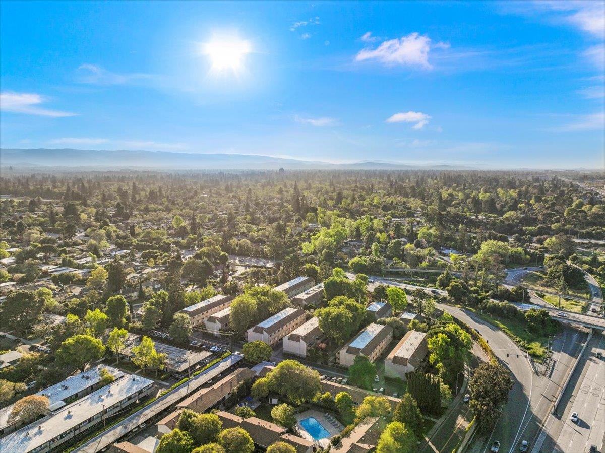 Detail Gallery Image 28 of 45 For 2466 W Bayshore Rd #5,  Palo Alto,  CA 94303 - 2 Beds | 1 Baths
