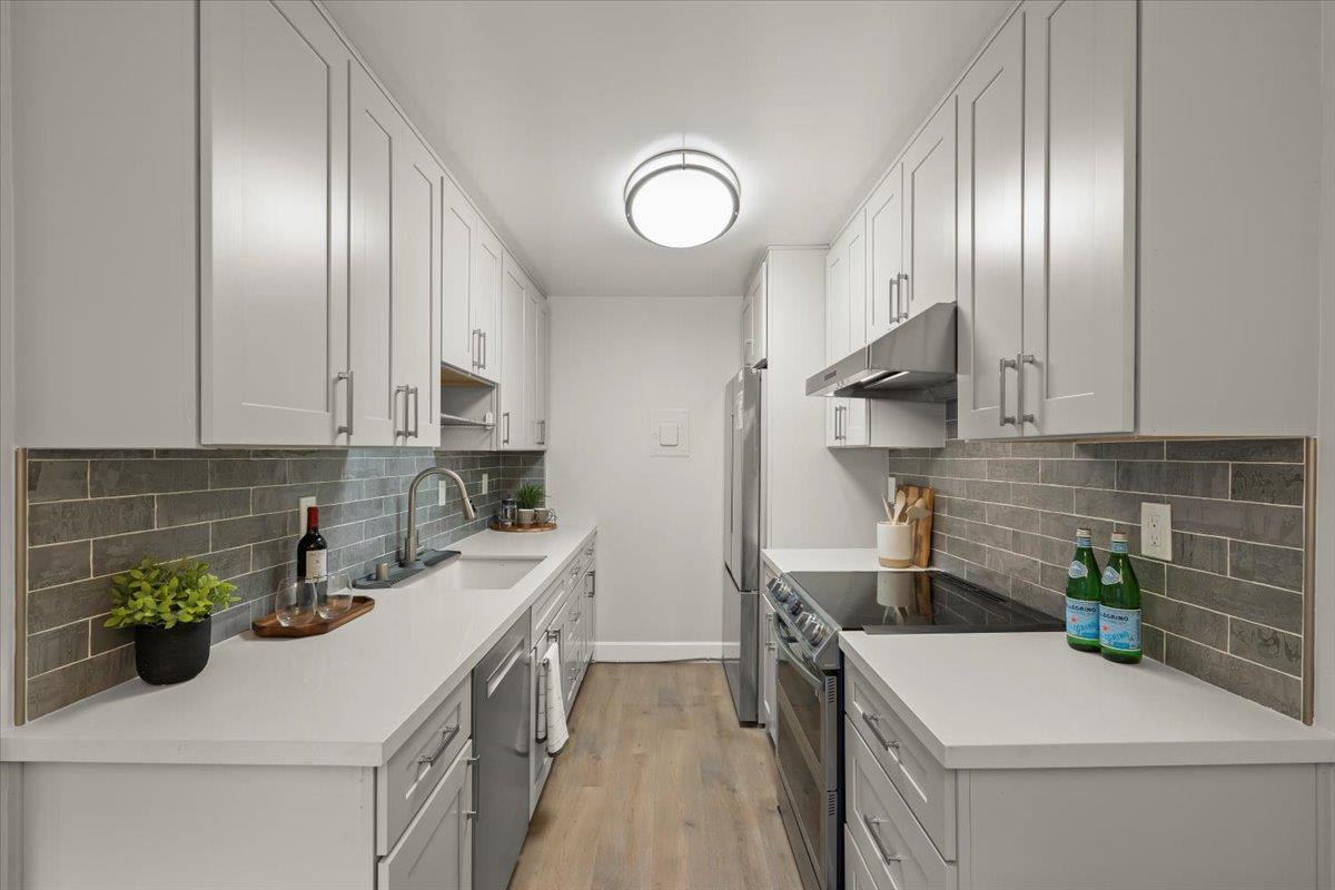 Detail Gallery Image 31 of 45 For 2466 W Bayshore Rd #5,  Palo Alto,  CA 94303 - 2 Beds | 1 Baths
