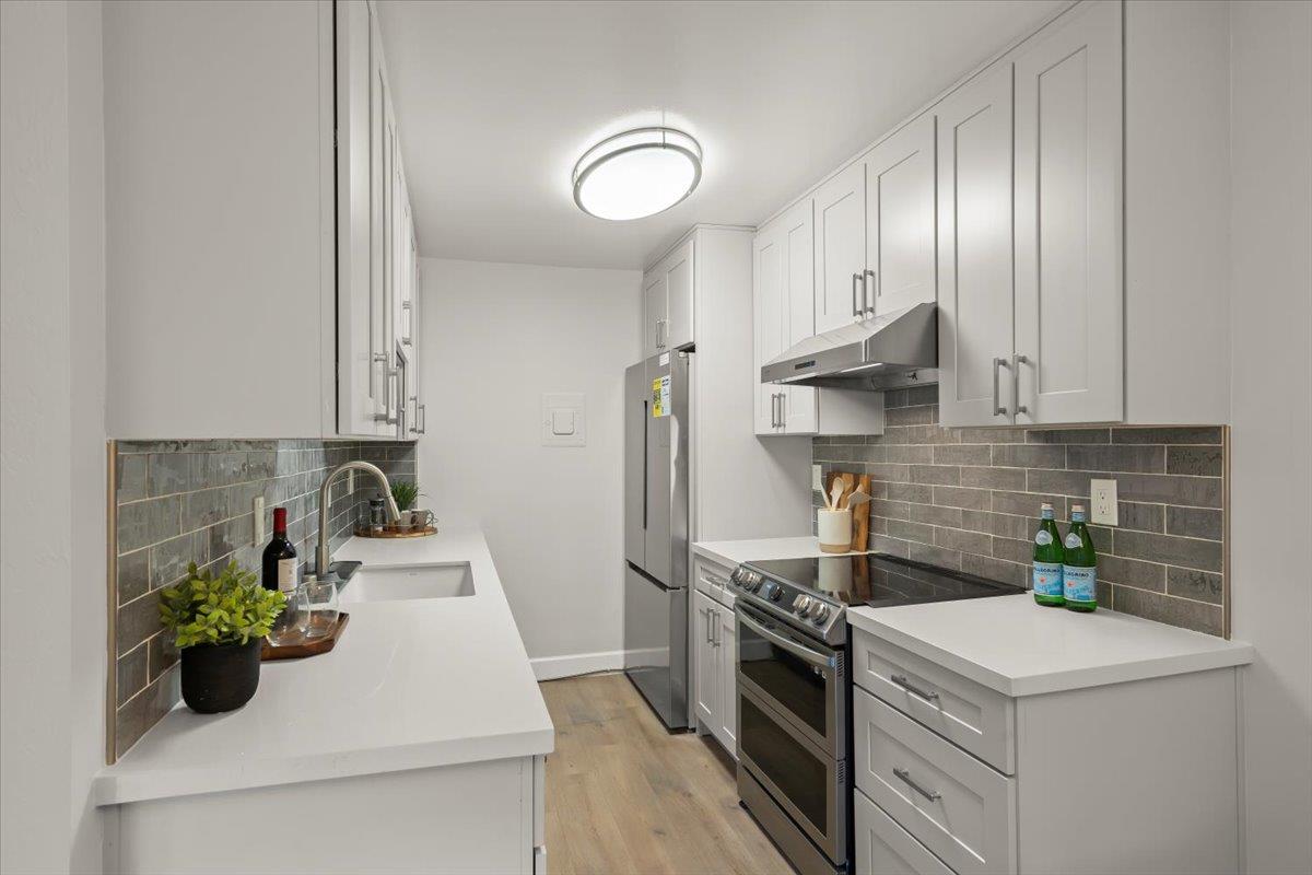 Detail Gallery Image 32 of 45 For 2466 W Bayshore Rd #5,  Palo Alto,  CA 94303 - 2 Beds | 1 Baths