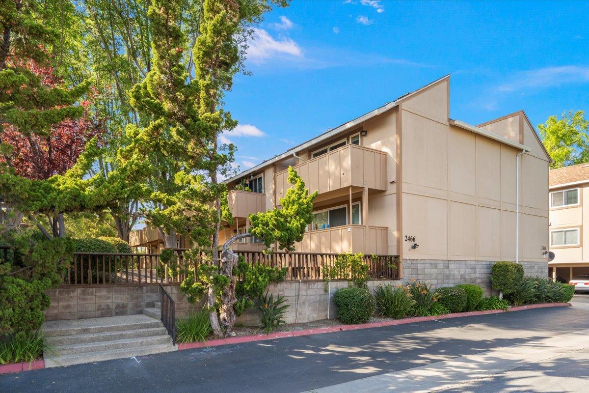 Detail Gallery Image 36 of 45 For 2466 W Bayshore Rd #5,  Palo Alto,  CA 94303 - 2 Beds | 1 Baths