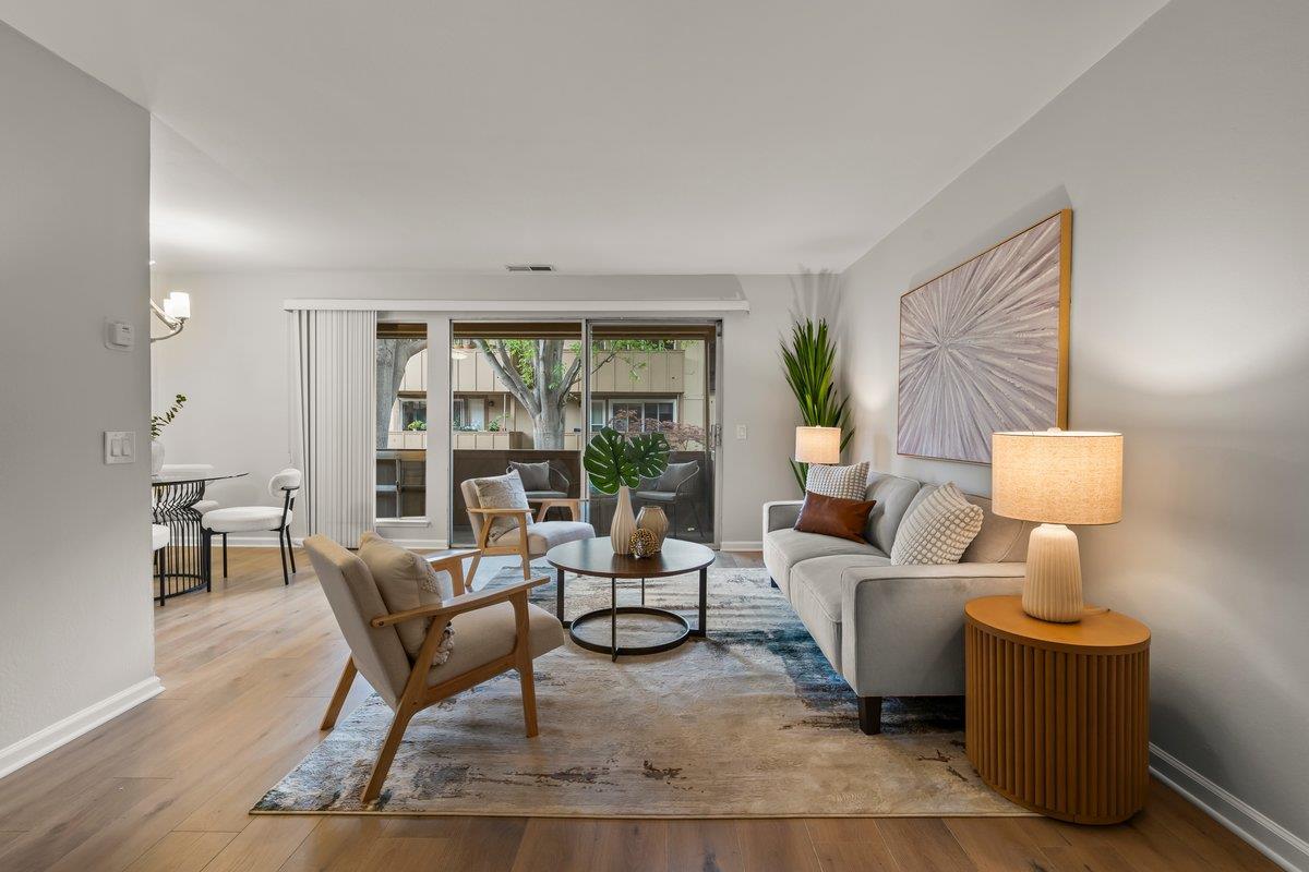 Detail Gallery Image 5 of 45 For 2466 W Bayshore Rd #5,  Palo Alto,  CA 94303 - 2 Beds | 1 Baths
