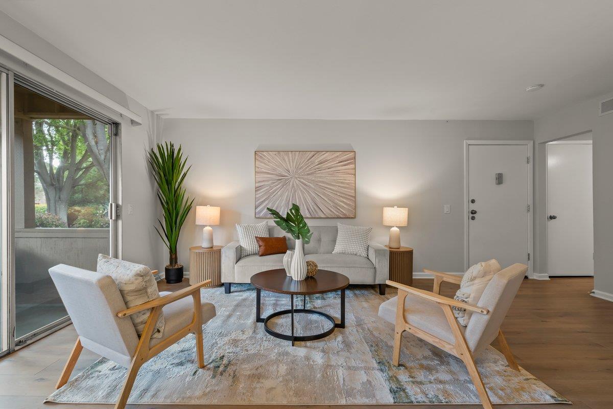 Detail Gallery Image 6 of 45 For 2466 W Bayshore Rd #5,  Palo Alto,  CA 94303 - 2 Beds | 1 Baths