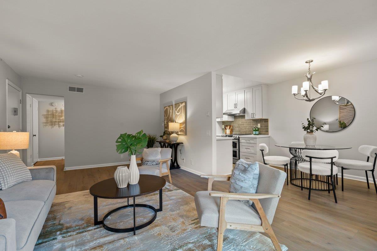 Detail Gallery Image 8 of 45 For 2466 W Bayshore Rd #5,  Palo Alto,  CA 94303 - 2 Beds | 1 Baths
