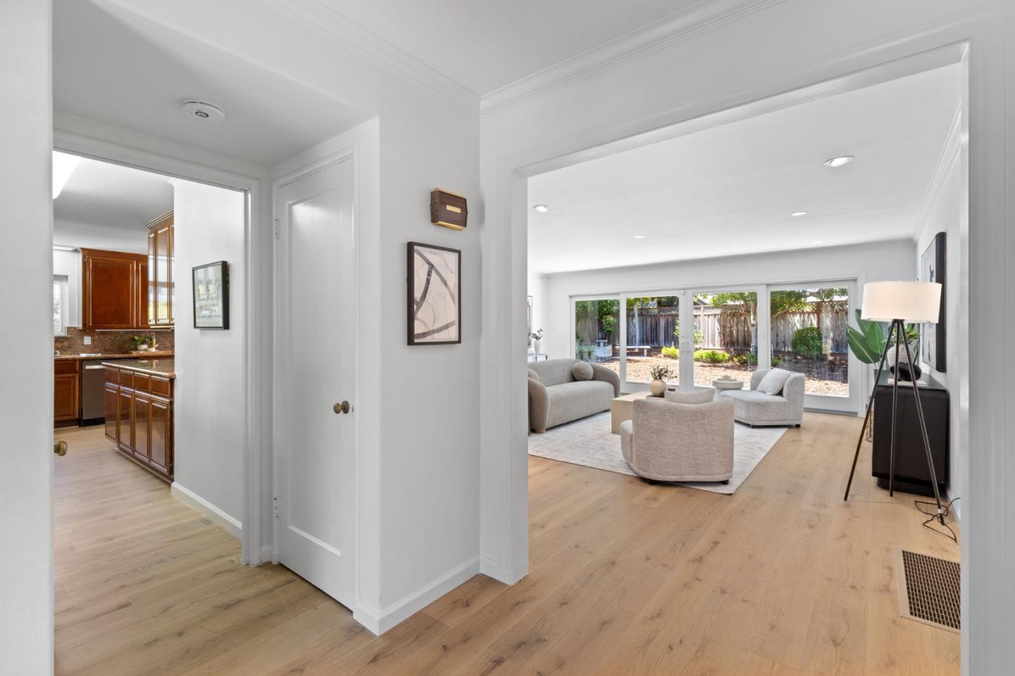 Detail Gallery Image 6 of 30 For 408 W Hillsdale Blvd, San Mateo,  CA 94403 - 3 Beds | 2 Baths