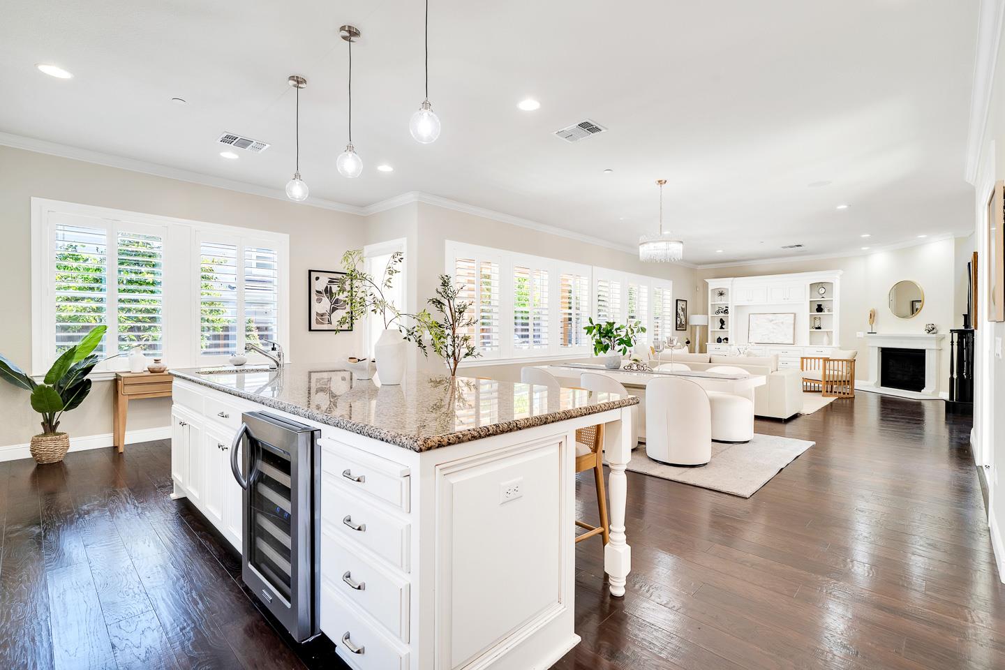 Detail Gallery Image 11 of 42 For 742 Torreya Ave, Sunnyvale,  CA 94086 - 4 Beds | 2/1 Baths