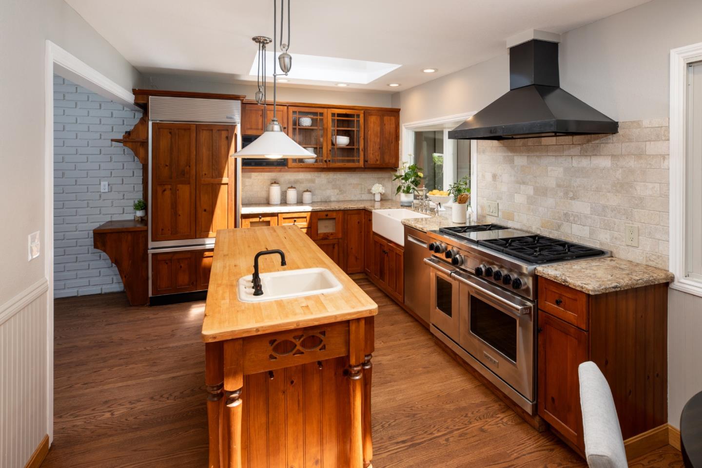 Detail Gallery Image 11 of 37 For 2726 Saint Giles Ln, Mountain View,  CA 94040 - 4 Beds | 2/1 Baths