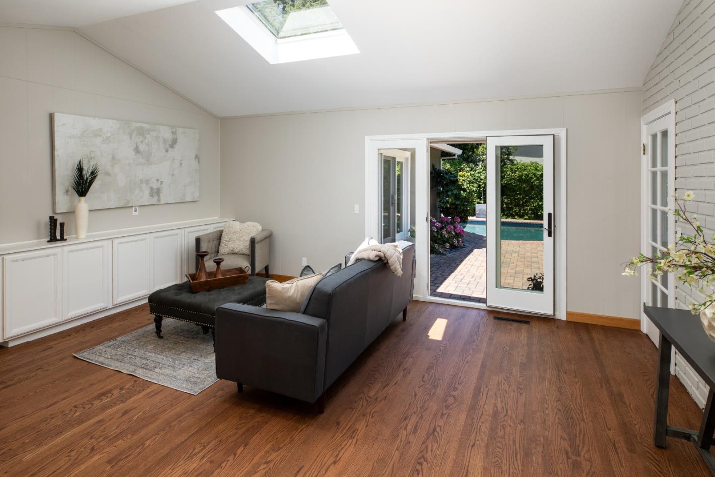 Detail Gallery Image 14 of 37 For 2726 Saint Giles Ln, Mountain View,  CA 94040 - 4 Beds | 2/1 Baths