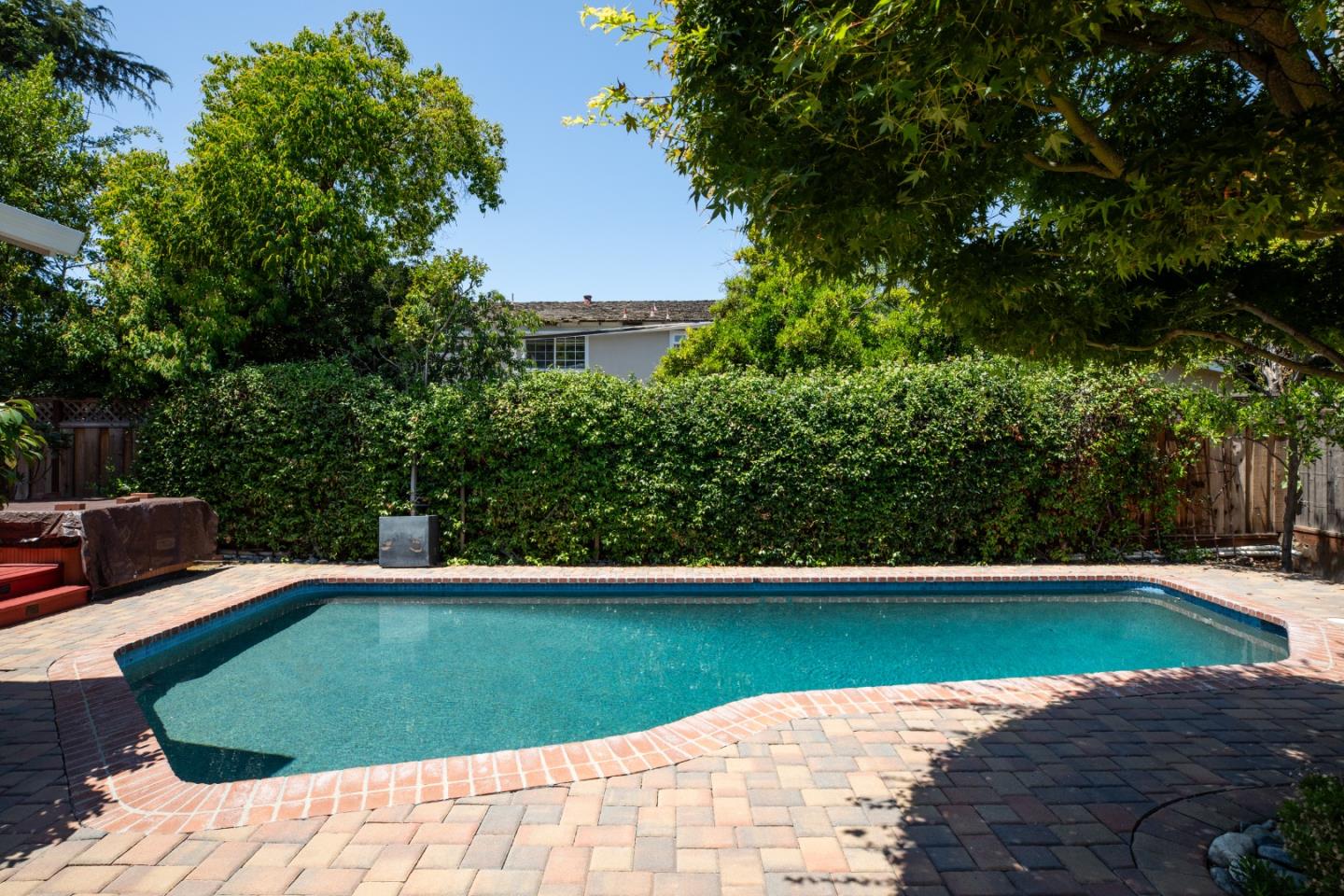 Detail Gallery Image 28 of 37 For 2726 Saint Giles Ln, Mountain View,  CA 94040 - 4 Beds | 2/1 Baths