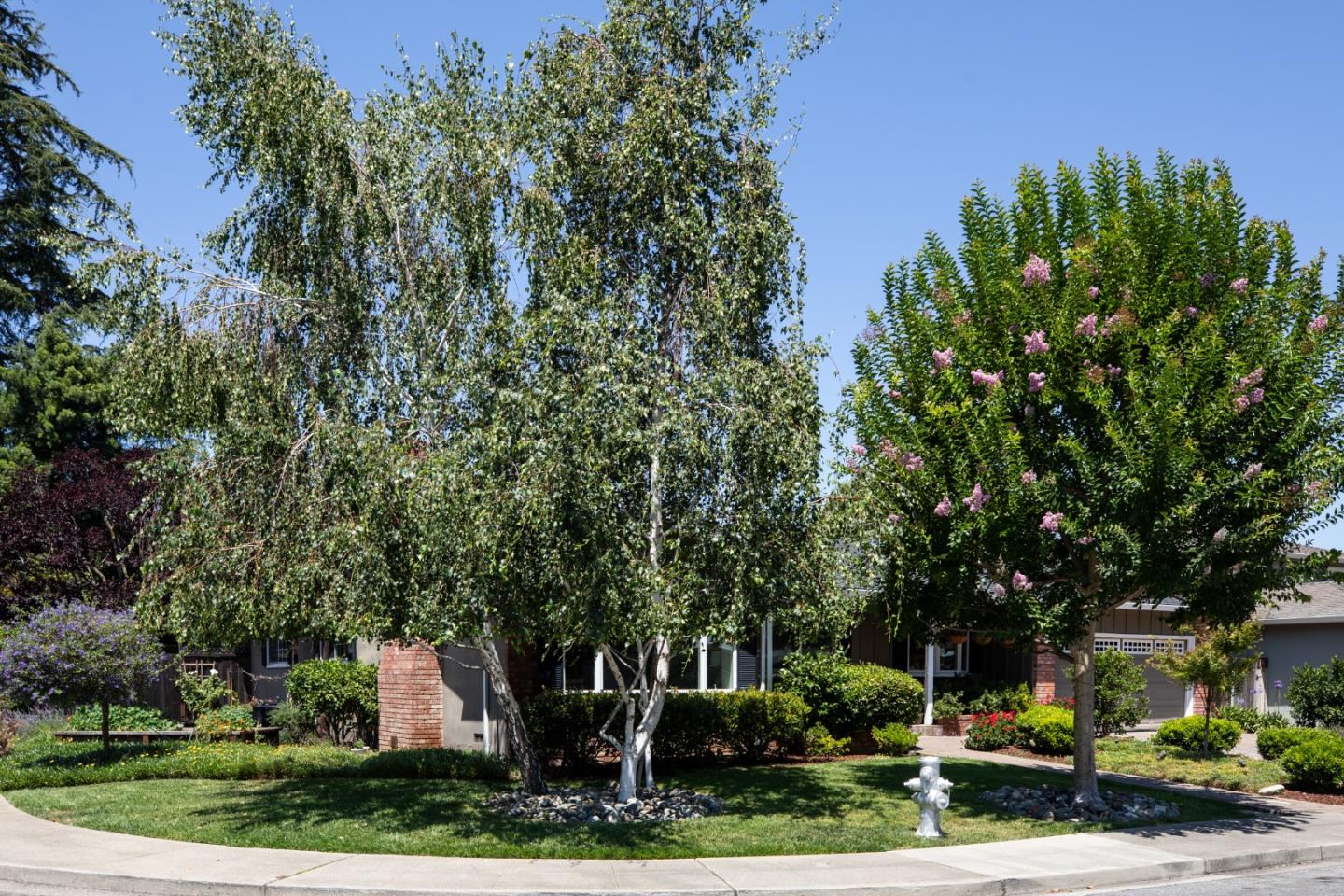 Detail Gallery Image 3 of 37 For 2726 Saint Giles Ln, Mountain View,  CA 94040 - 4 Beds | 2/1 Baths