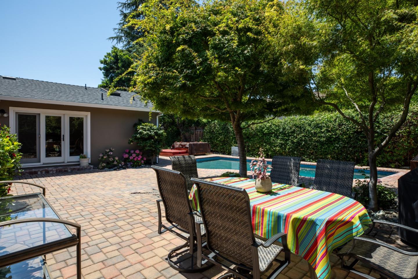 Detail Gallery Image 31 of 37 For 2726 Saint Giles Ln, Mountain View,  CA 94040 - 4 Beds | 2/1 Baths