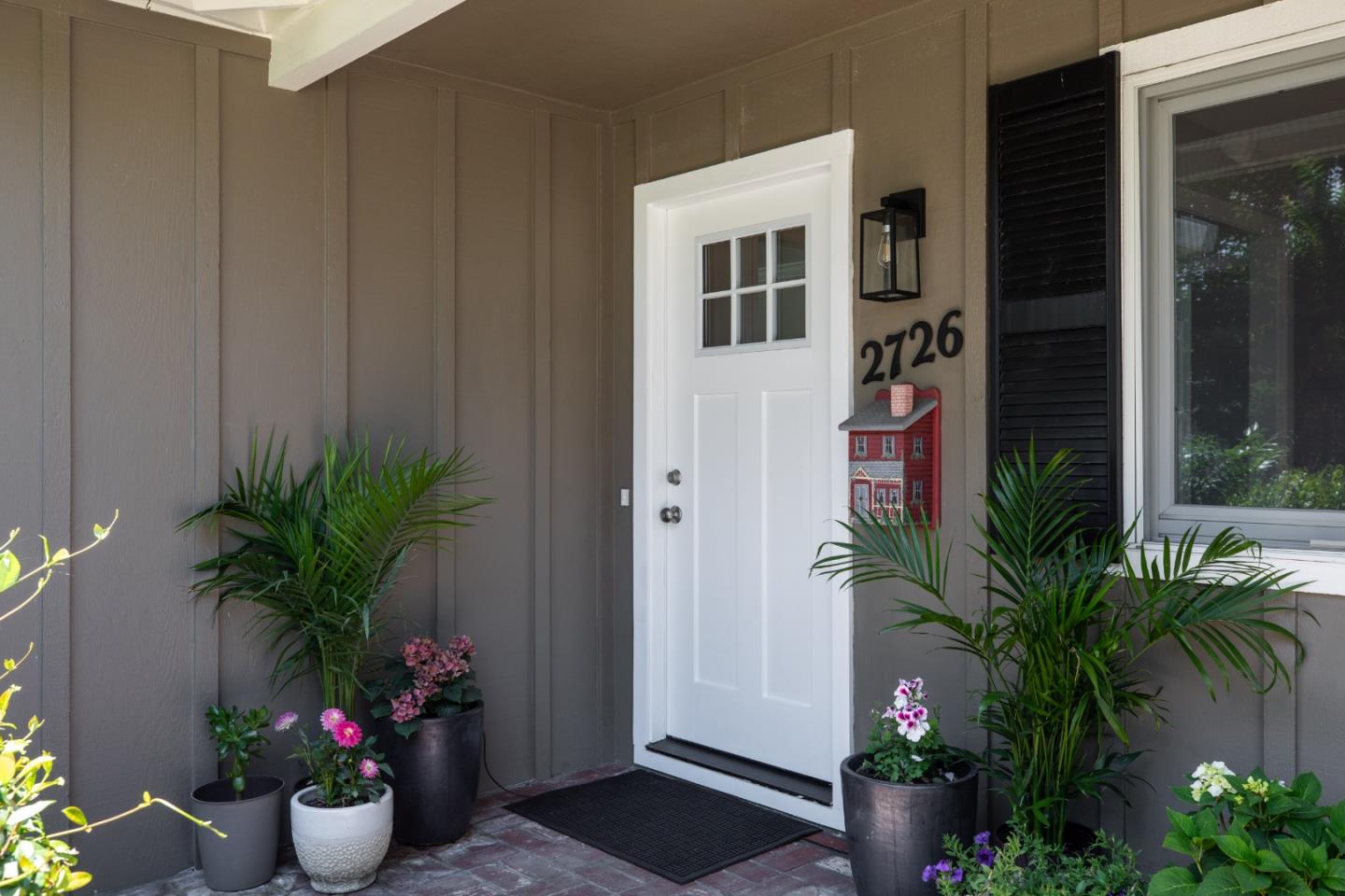 Detail Gallery Image 5 of 37 For 2726 Saint Giles Ln, Mountain View,  CA 94040 - 4 Beds | 2/1 Baths