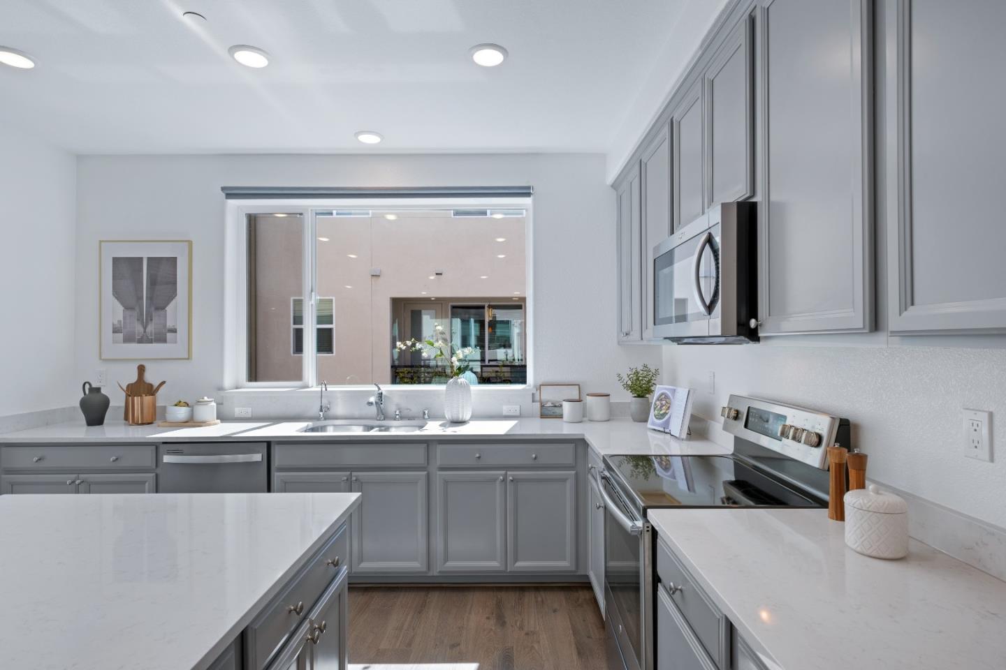 Detail Gallery Image 22 of 54 For 628 Coco Ct, San Jose,  CA 95133 - 4 Beds | 3/1 Baths