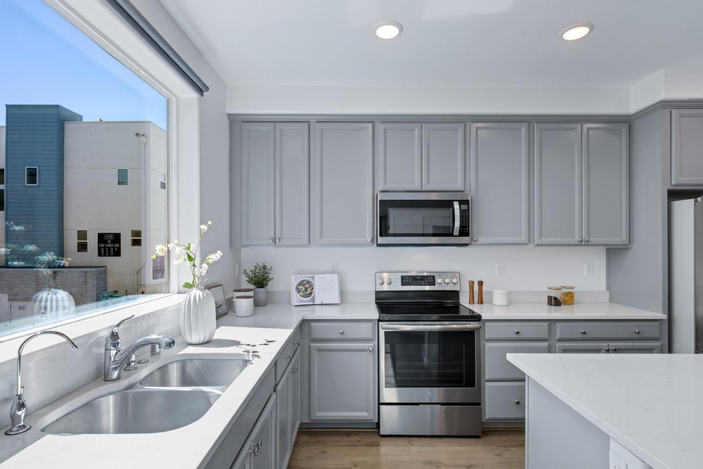 Detail Gallery Image 23 of 54 For 628 Coco Ct, San Jose,  CA 95133 - 4 Beds | 3/1 Baths