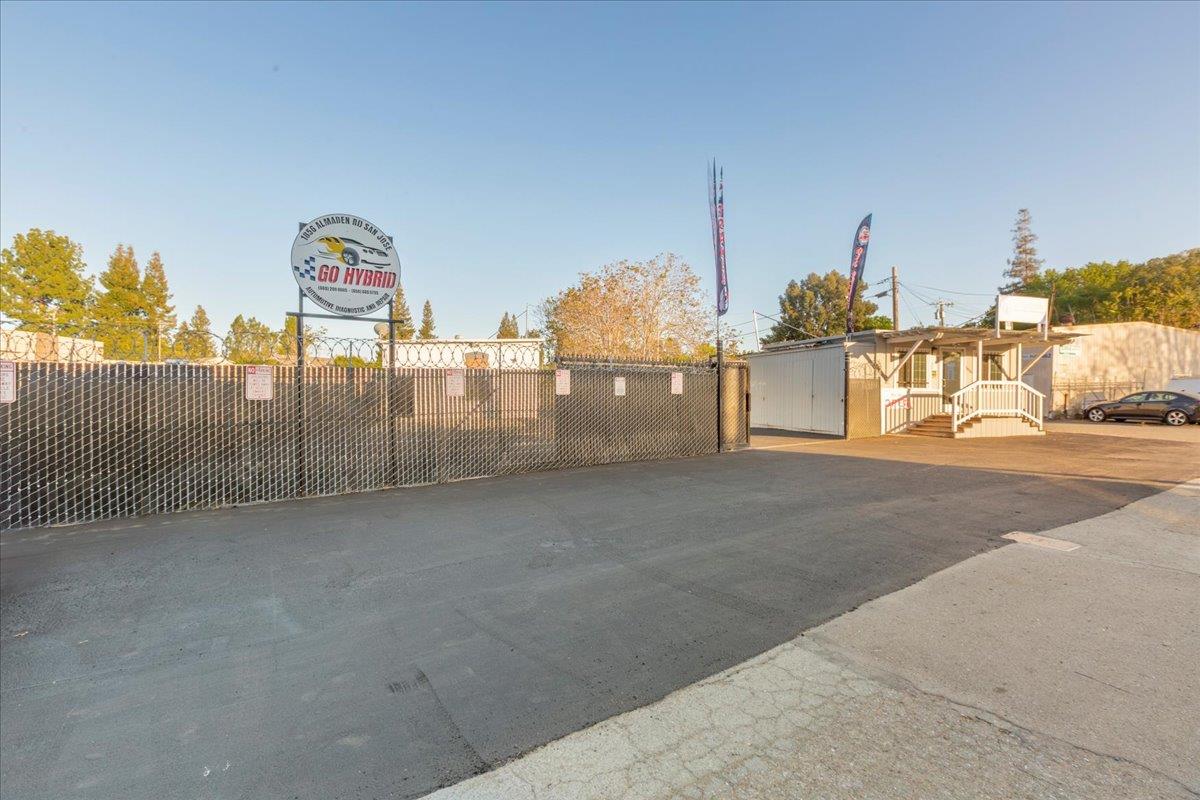 Detail Gallery Image 4 of 42 For 1856 Almaden Rd, San Jose,  CA 95125 - – Beds | – Baths