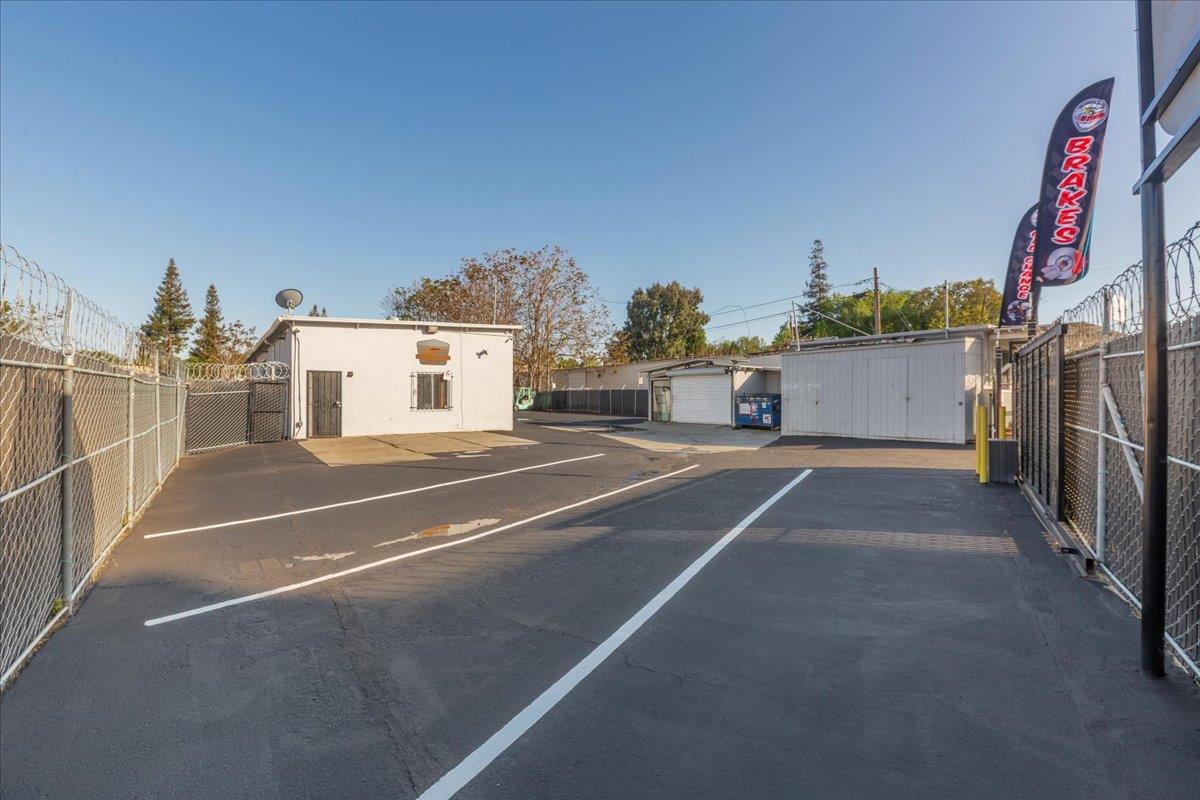 Detail Gallery Image 5 of 42 For 1856 Almaden Rd, San Jose,  CA 95125 - – Beds | – Baths