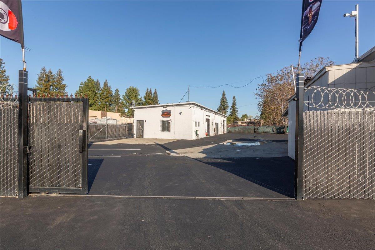 Detail Gallery Image 6 of 42 For 1856 Almaden Rd, San Jose,  CA 95125 - – Beds | – Baths