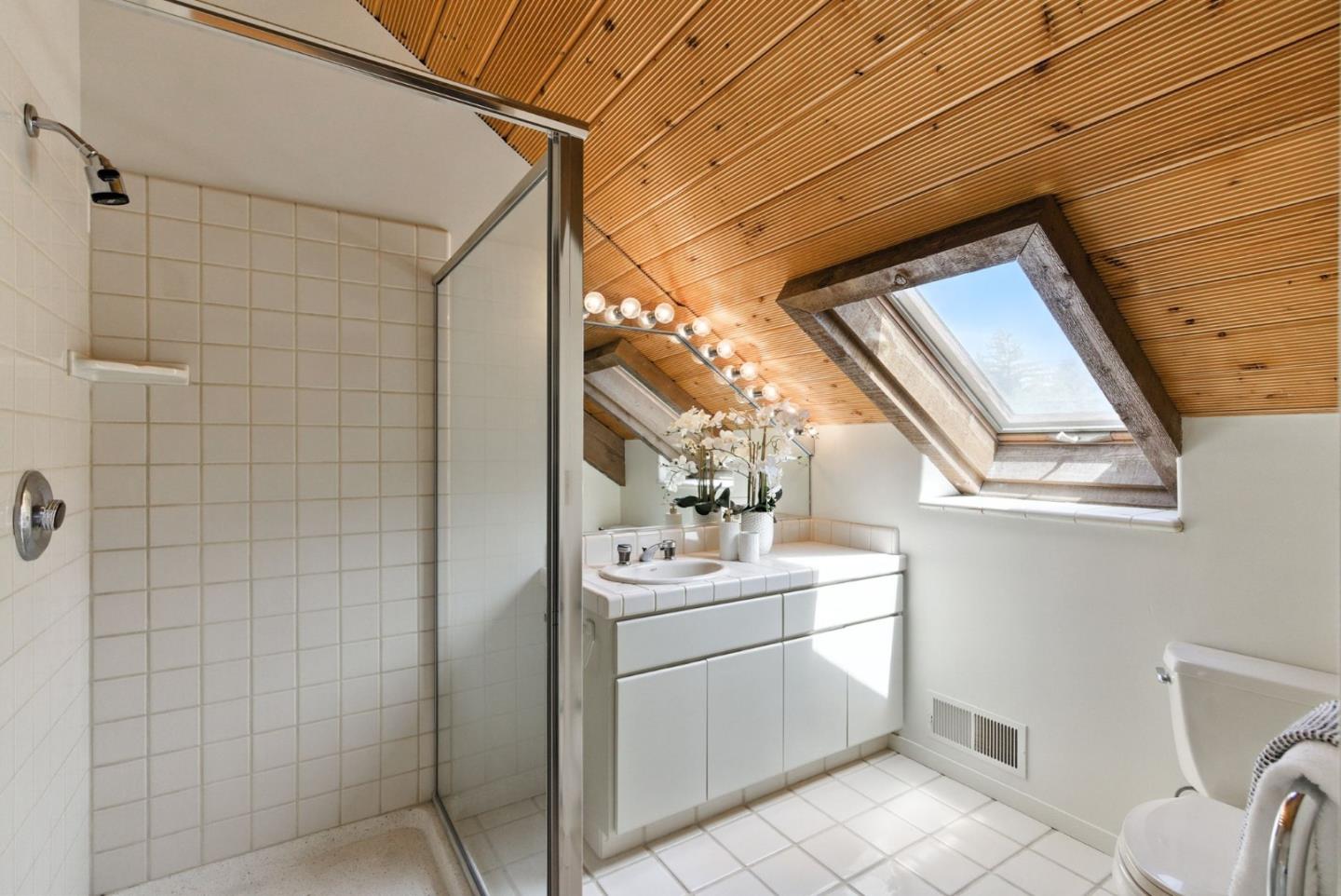 Detail Gallery Image 26 of 52 For 24616 Miller Hill Rd, Los Gatos,  CA 95033 - 3 Beds | 2/1 Baths