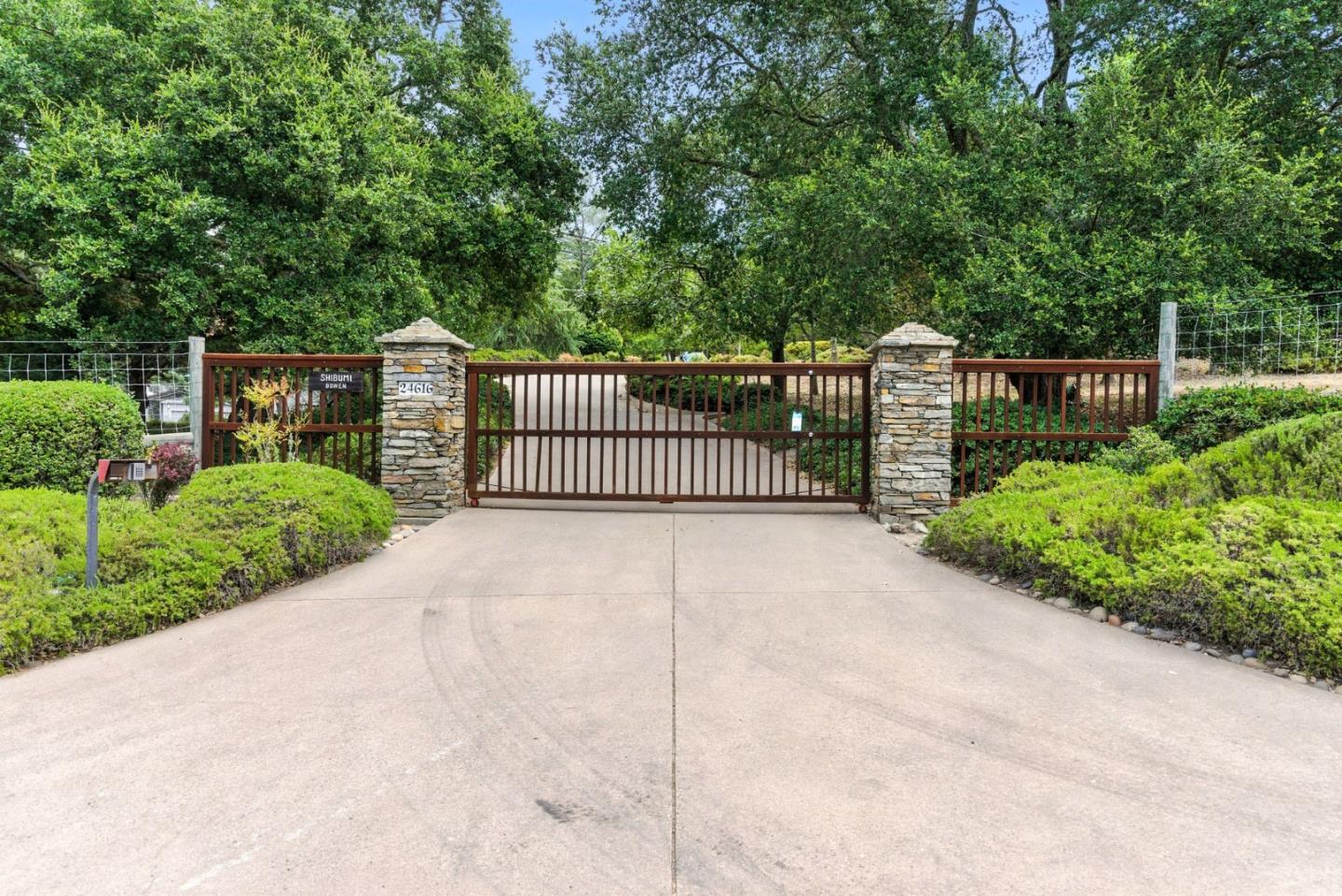 Detail Gallery Image 33 of 52 For 24616 Miller Hill Rd, Los Gatos,  CA 95033 - 3 Beds | 2/1 Baths