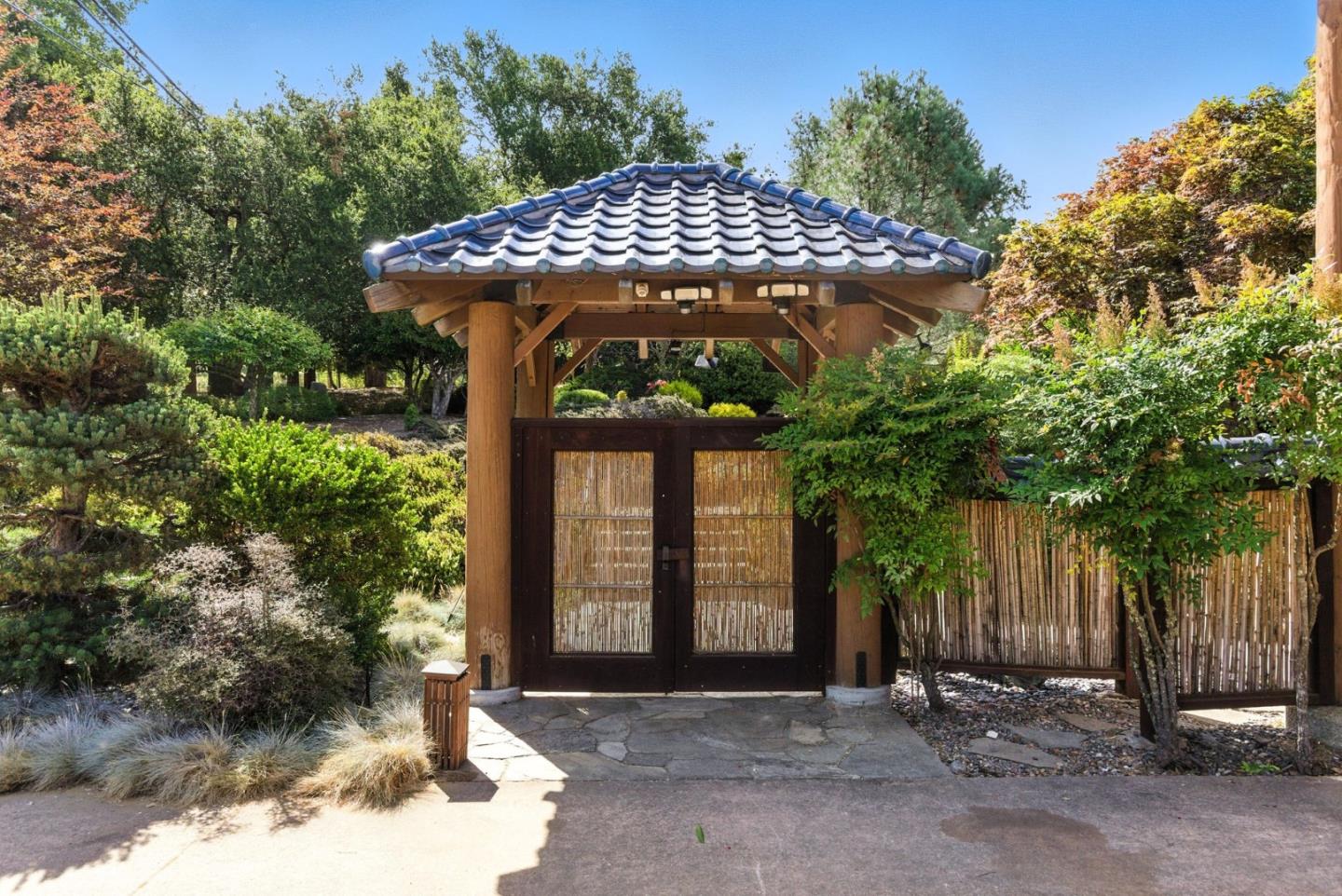 Detail Gallery Image 34 of 52 For 24616 Miller Hill Rd, Los Gatos,  CA 95033 - 3 Beds | 2/1 Baths