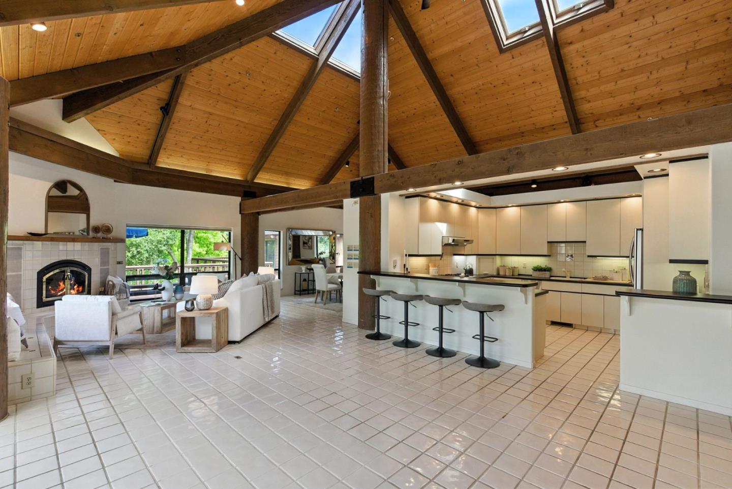 Detail Gallery Image 9 of 52 For 24616 Miller Hill Rd, Los Gatos,  CA 95033 - 3 Beds | 2/1 Baths