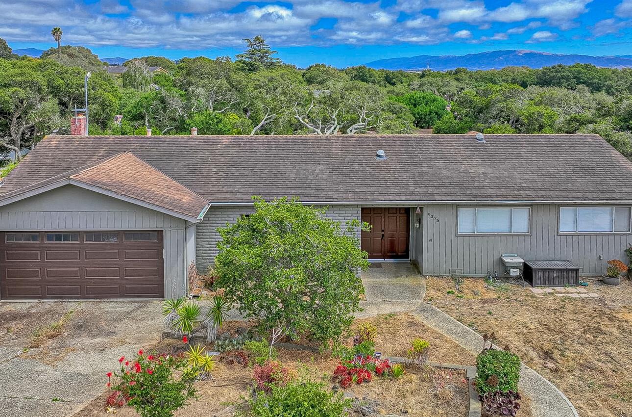 Detail Gallery Image 1 of 31 For 9375 Bur Oak Pl, Salinas,  CA 93907 - 3 Beds | 2 Baths