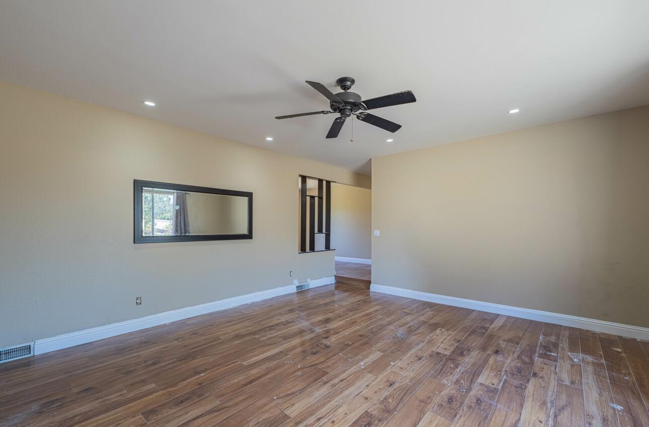 Detail Gallery Image 9 of 31 For 9375 Bur Oak Pl, Salinas,  CA 93907 - 3 Beds | 2 Baths