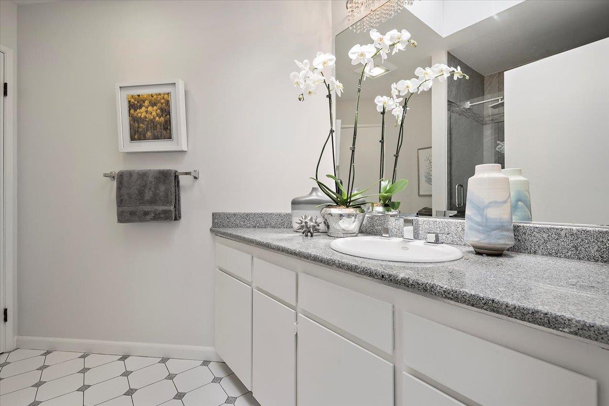 Detail Gallery Image 22 of 36 For 1111 Shoreline Dr, San Mateo,  CA 94404 - 2 Beds | 2/1 Baths