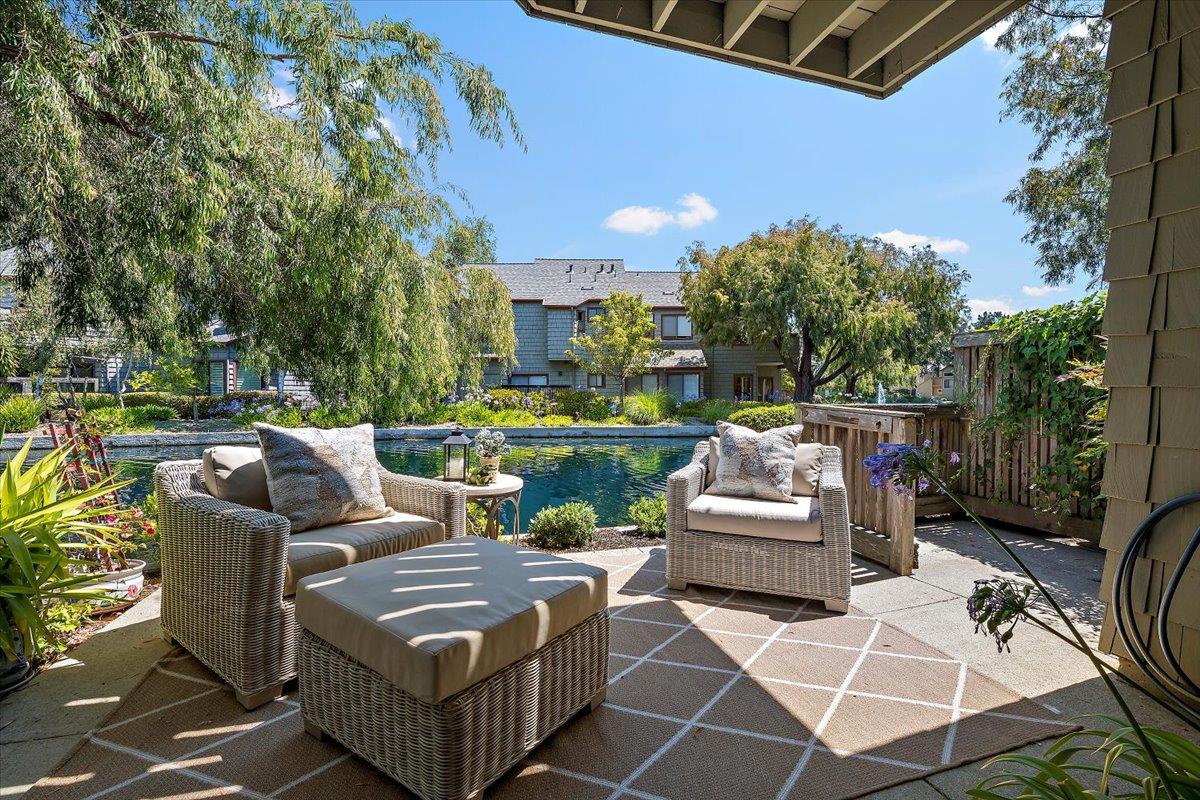 Detail Gallery Image 4 of 36 For 1111 Shoreline Dr, San Mateo,  CA 94404 - 2 Beds | 2/1 Baths