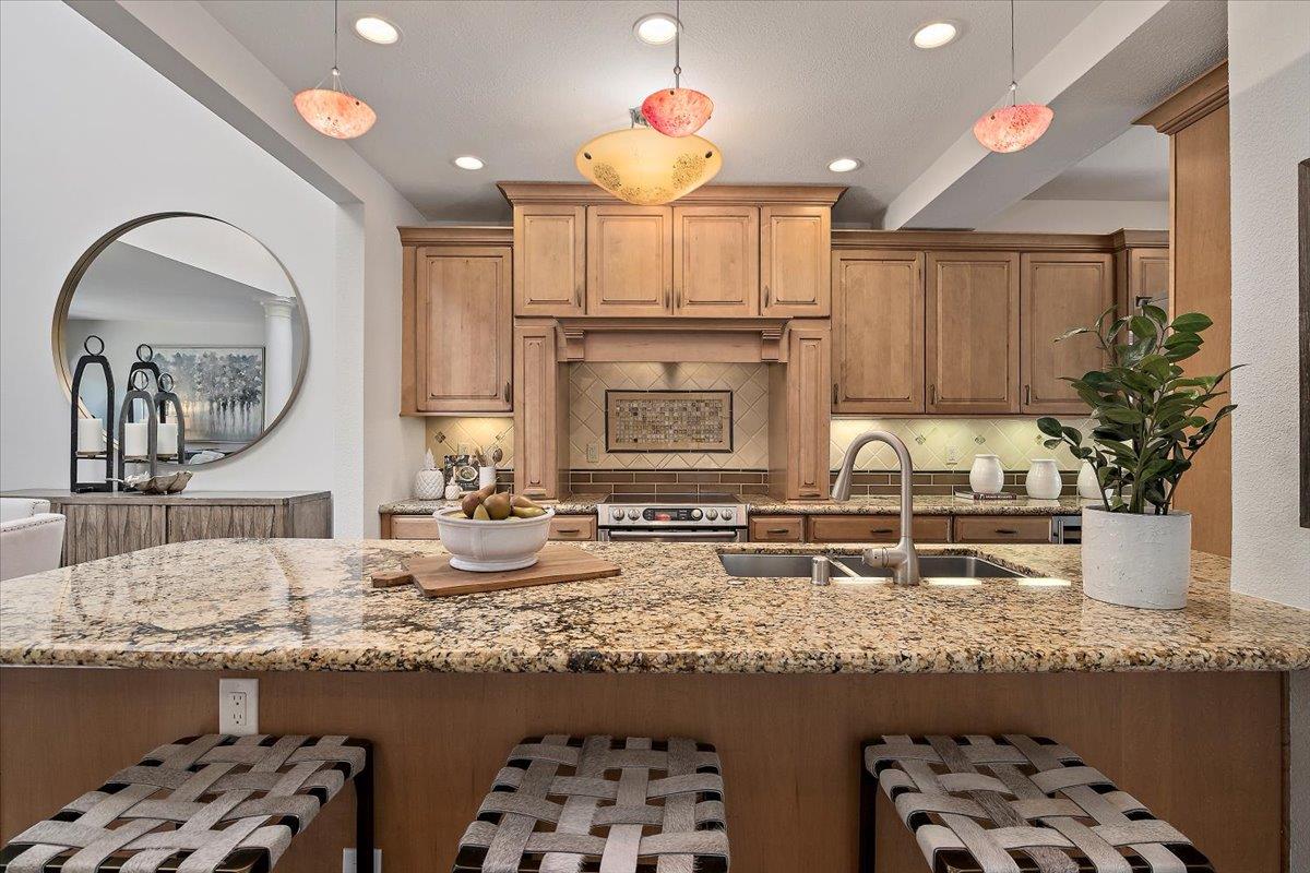 Detail Gallery Image 8 of 36 For 1111 Shoreline Dr, San Mateo,  CA 94404 - 2 Beds | 2/1 Baths