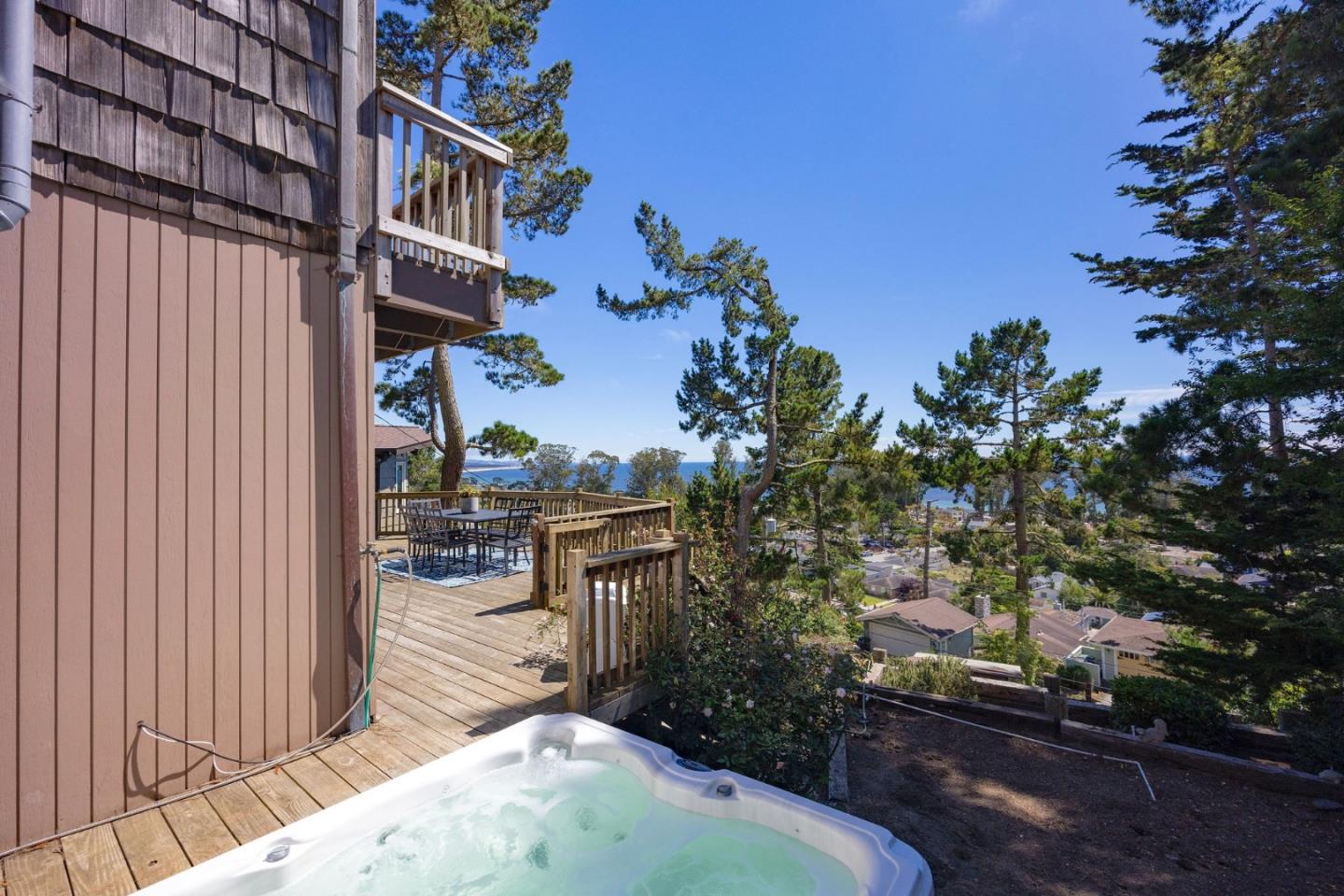 Detail Gallery Image 11 of 46 For 1163 Columbus St, El Granada,  CA 94018 - 4 Beds | 3 Baths