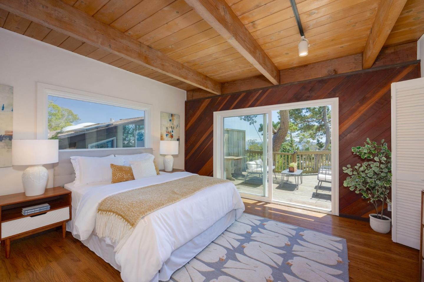 Detail Gallery Image 17 of 46 For 1163 Columbus St, El Granada,  CA 94018 - 4 Beds | 3 Baths
