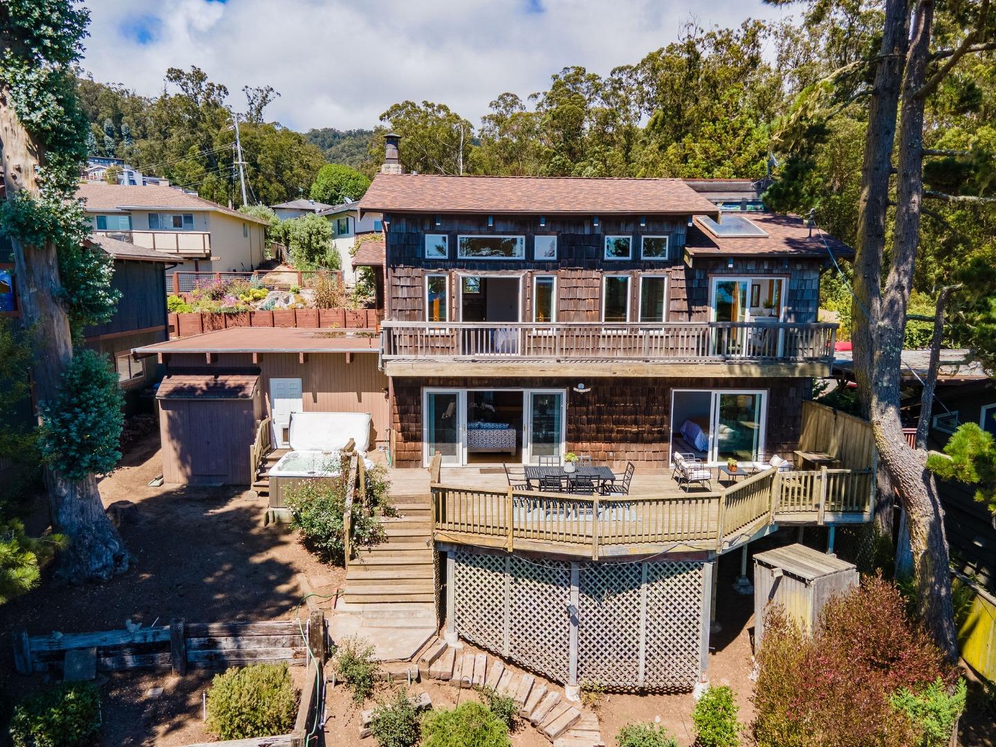 Detail Gallery Image 39 of 46 For 1163 Columbus St, El Granada,  CA 94018 - 4 Beds | 3 Baths