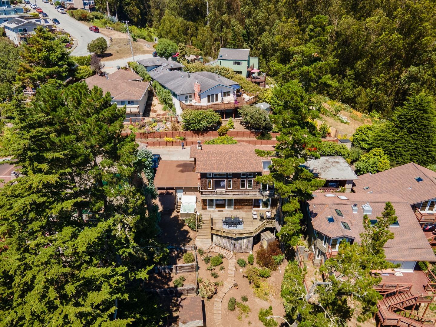 Detail Gallery Image 42 of 46 For 1163 Columbus St, El Granada,  CA 94018 - 4 Beds | 3 Baths