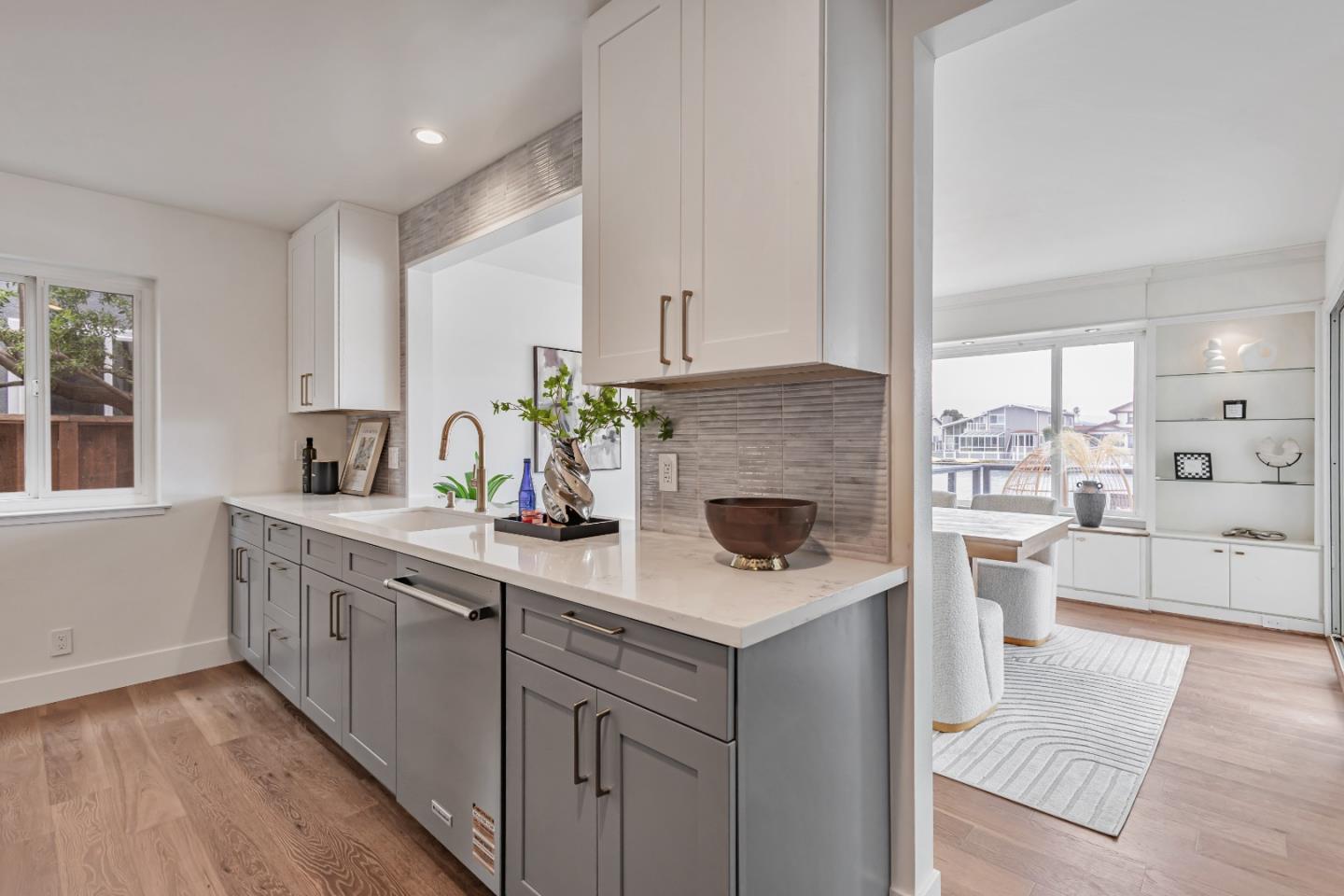 Detail Gallery Image 13 of 59 For 221 Shearwater Isle, Foster City,  CA 94404 - 4 Beds | 3 Baths