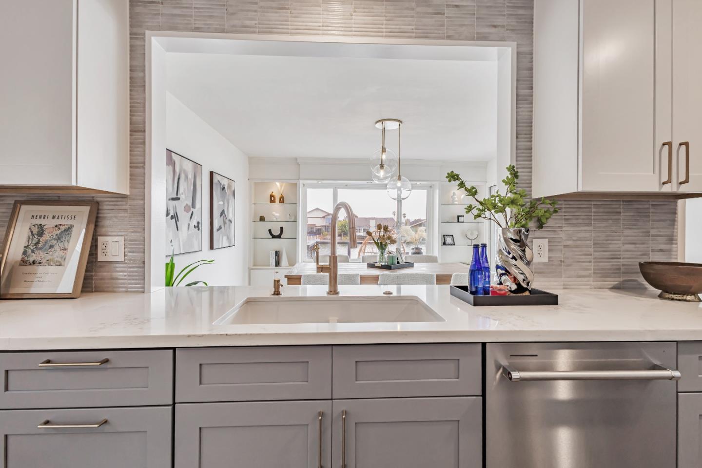 Detail Gallery Image 14 of 59 For 221 Shearwater Isle, Foster City,  CA 94404 - 4 Beds | 3 Baths