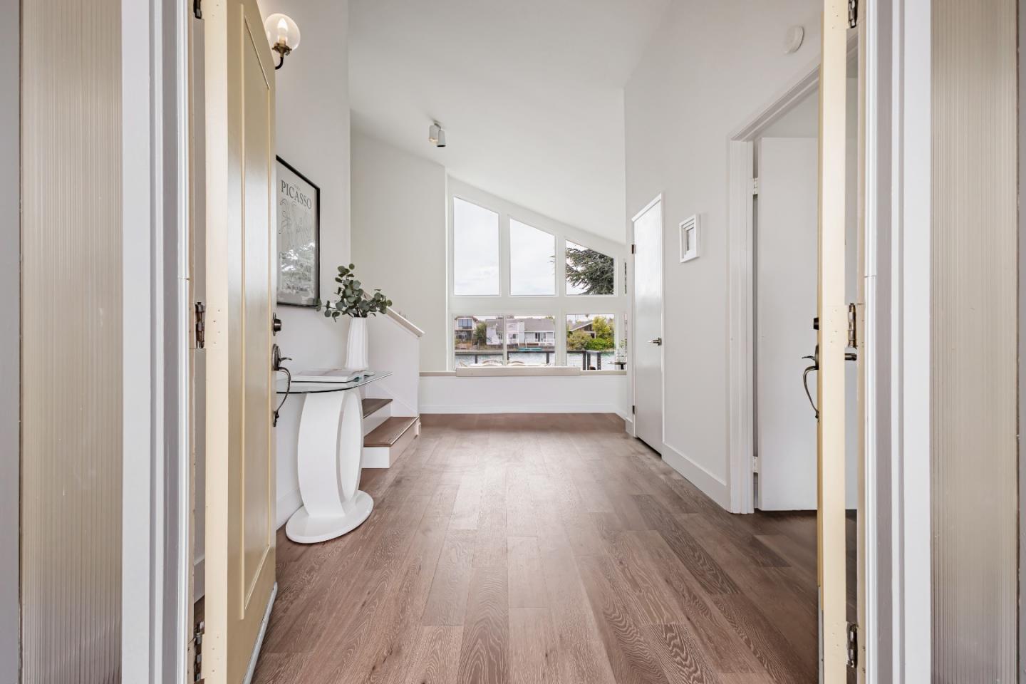 Detail Gallery Image 3 of 59 For 221 Shearwater Isle, Foster City,  CA 94404 - 4 Beds | 3 Baths