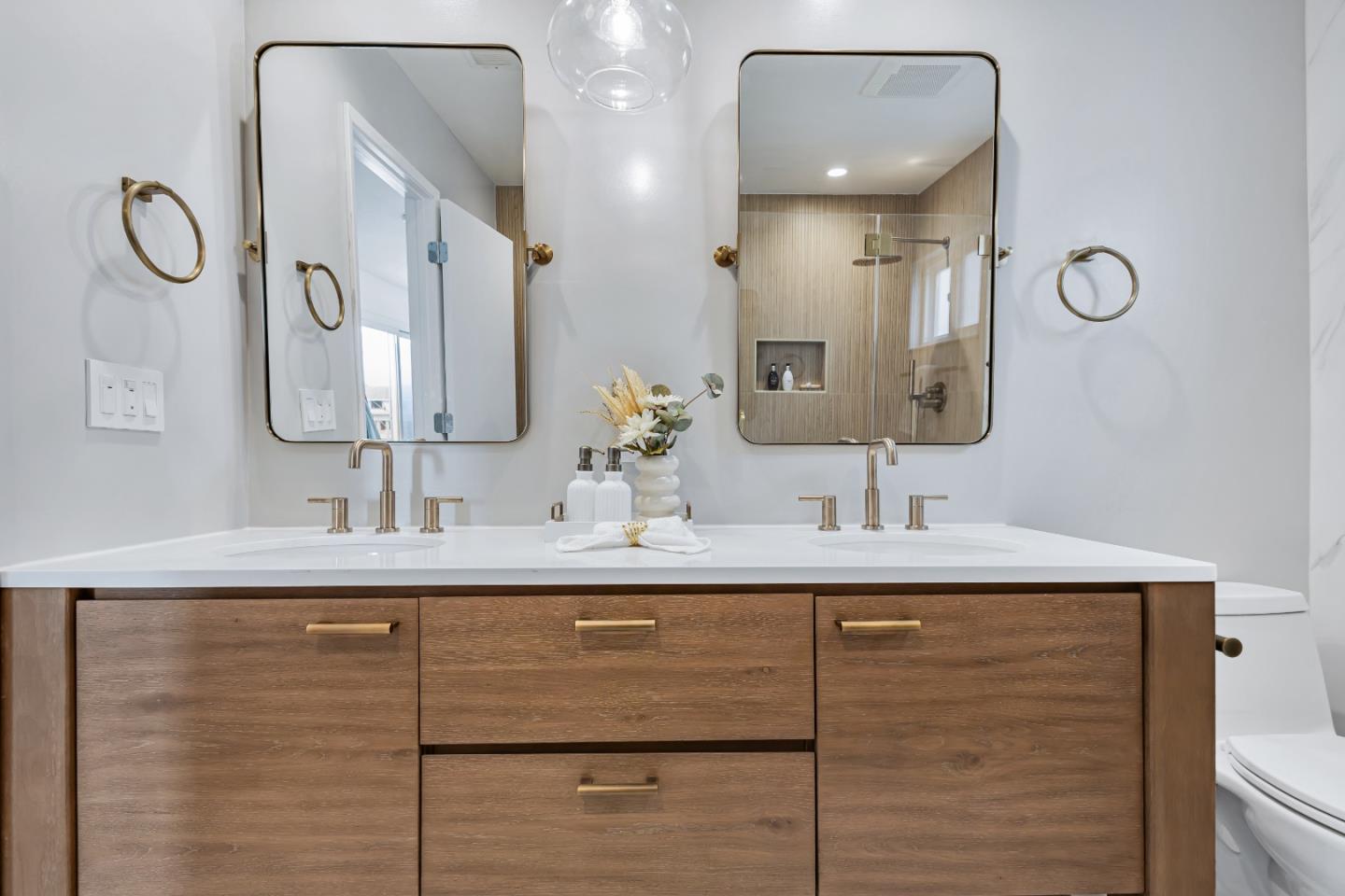 Detail Gallery Image 32 of 59 For 221 Shearwater Isle, Foster City,  CA 94404 - 4 Beds | 3 Baths