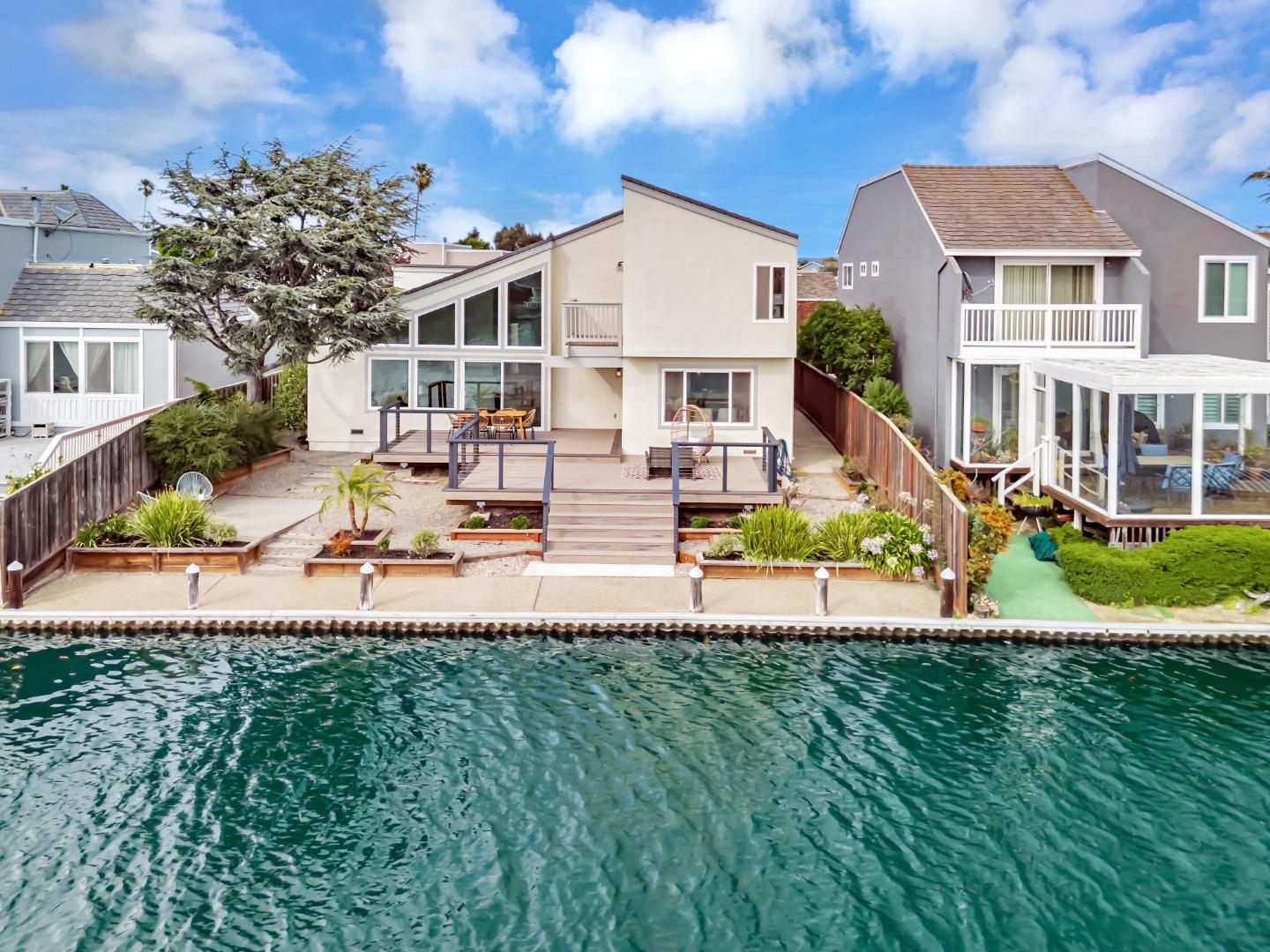 Detail Gallery Image 46 of 59 For 221 Shearwater Isle, Foster City,  CA 94404 - 4 Beds | 3 Baths