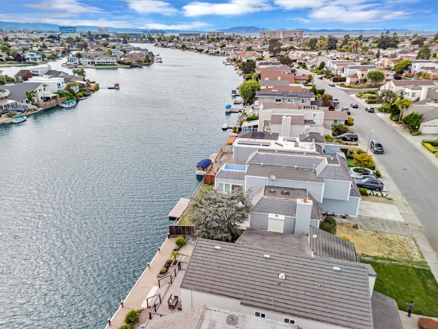 Detail Gallery Image 51 of 59 For 221 Shearwater Isle, Foster City,  CA 94404 - 4 Beds | 3 Baths
