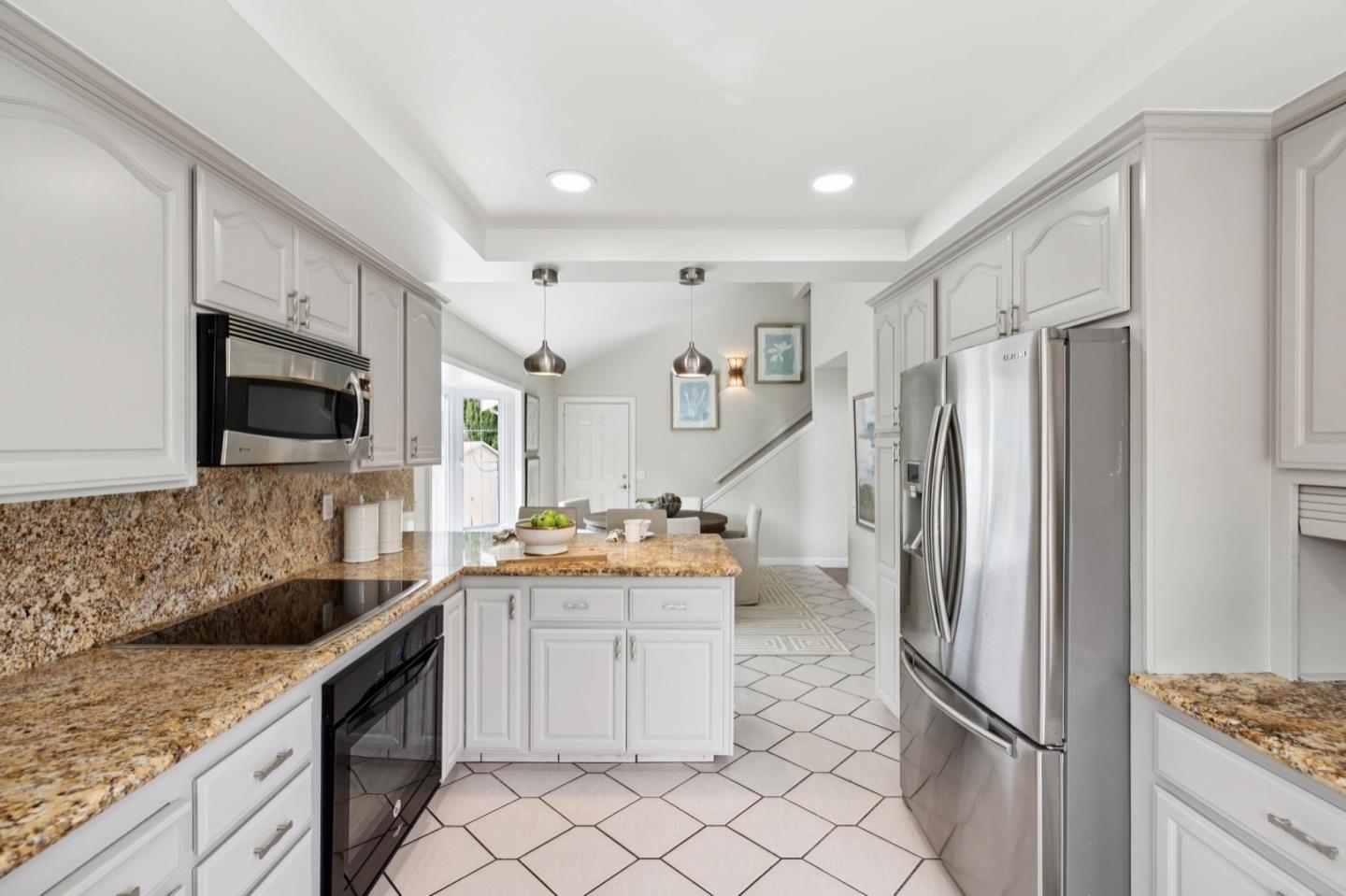 Detail Gallery Image 17 of 79 For 561 Anchor Cir, Redwood City,  CA 94065 - 3 Beds | 2 Baths