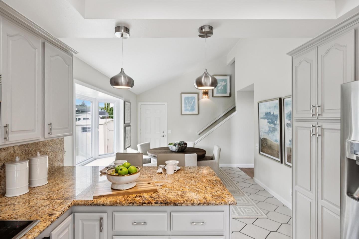Detail Gallery Image 18 of 79 For 561 Anchor Cir, Redwood City,  CA 94065 - 3 Beds | 2 Baths