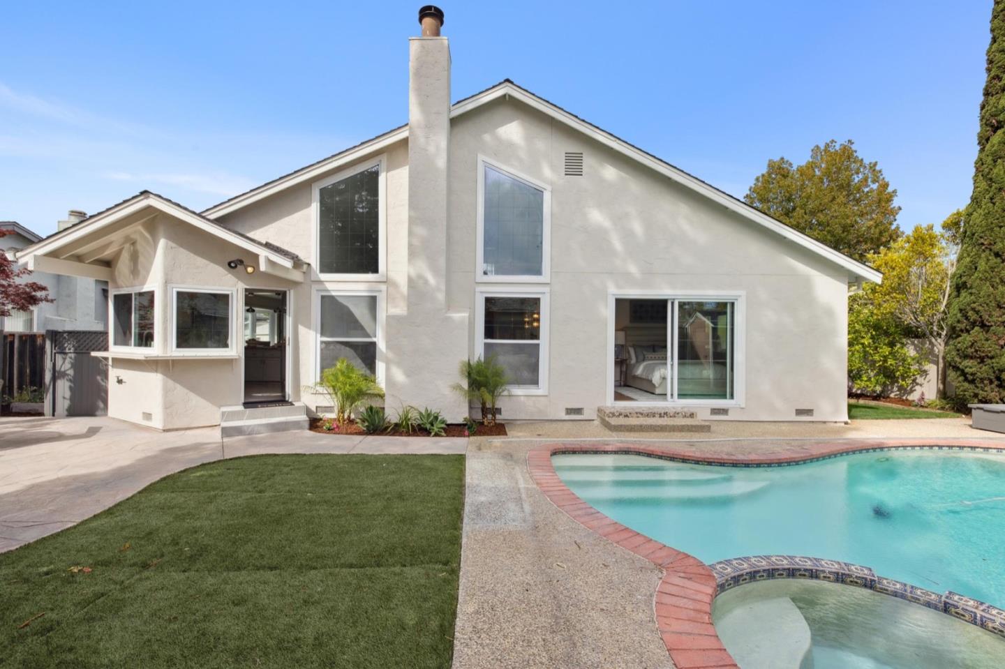 Detail Gallery Image 52 of 79 For 561 Anchor Cir, Redwood City,  CA 94065 - 3 Beds | 2 Baths
